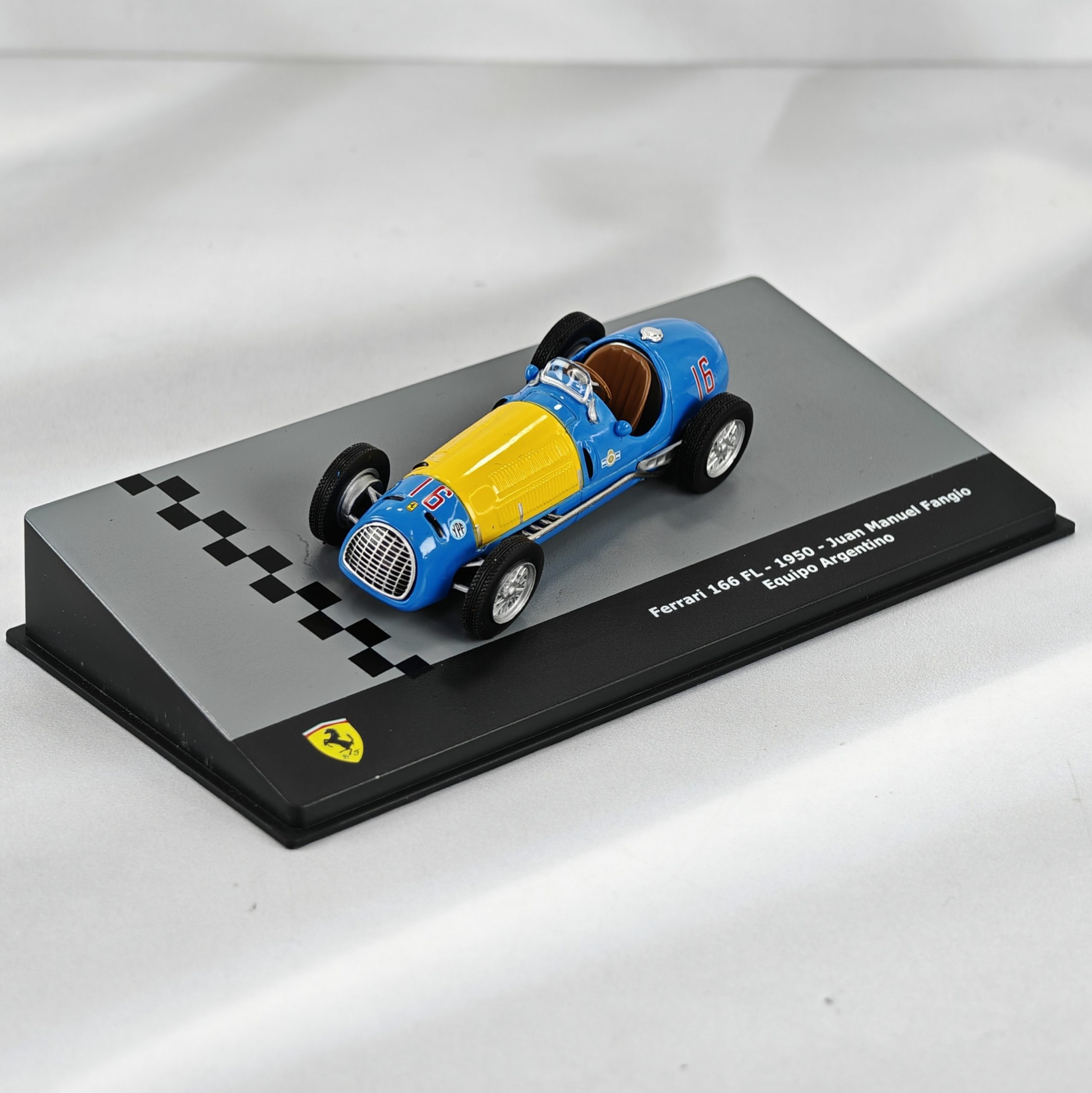 Ferrari 166FL Equipo Argentino 1950 #16 Fangio Caja Acrilica IXO 1:43
