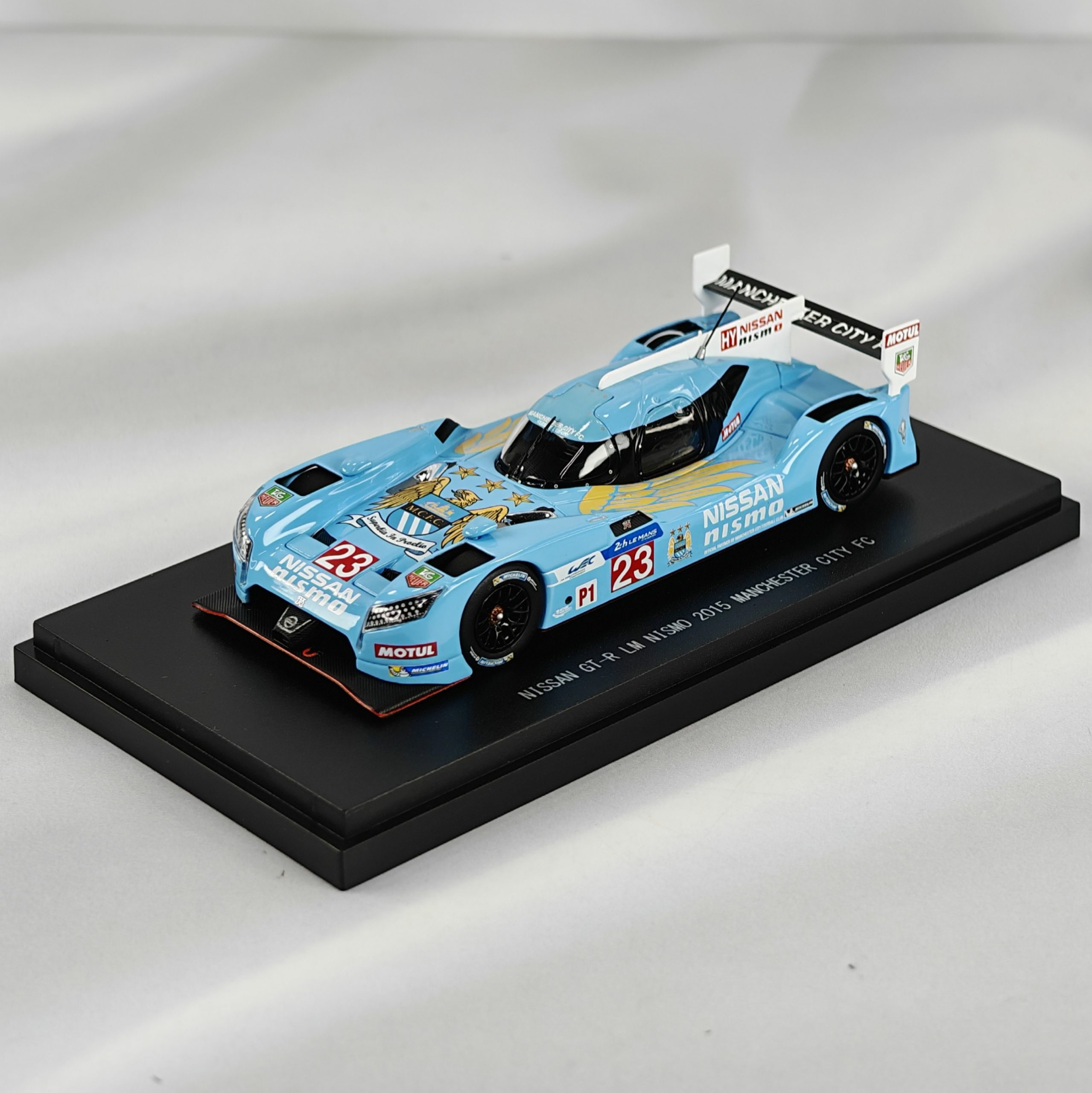 Nissan GTR LM Nismo Manchester City FC 2015 #23 Jann Mardenborough Caja Acrilica Ebbro 1:43