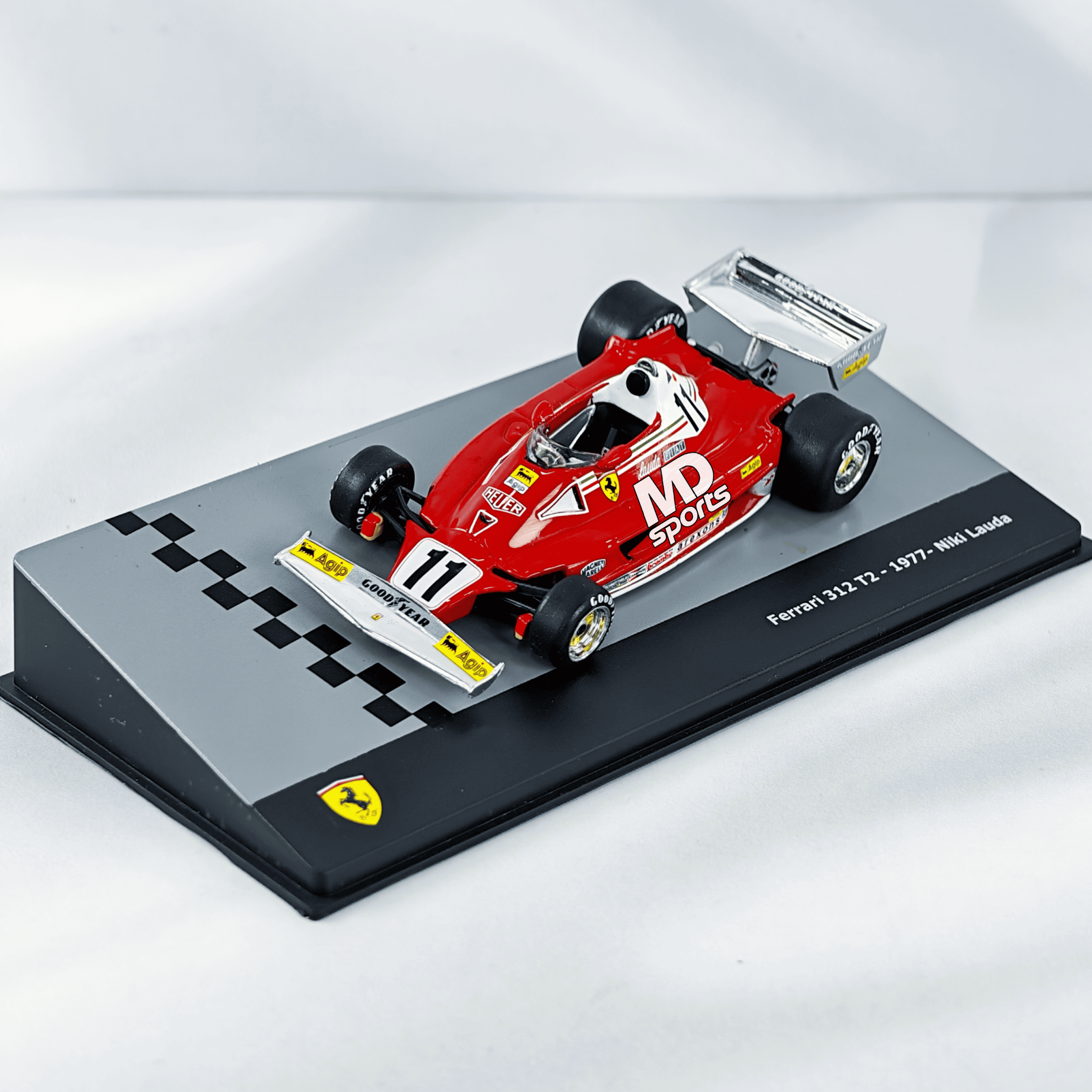 Ferrari 312 T2 1977 #11 Niki Lauda Caja Acrilica IXO 1:43
