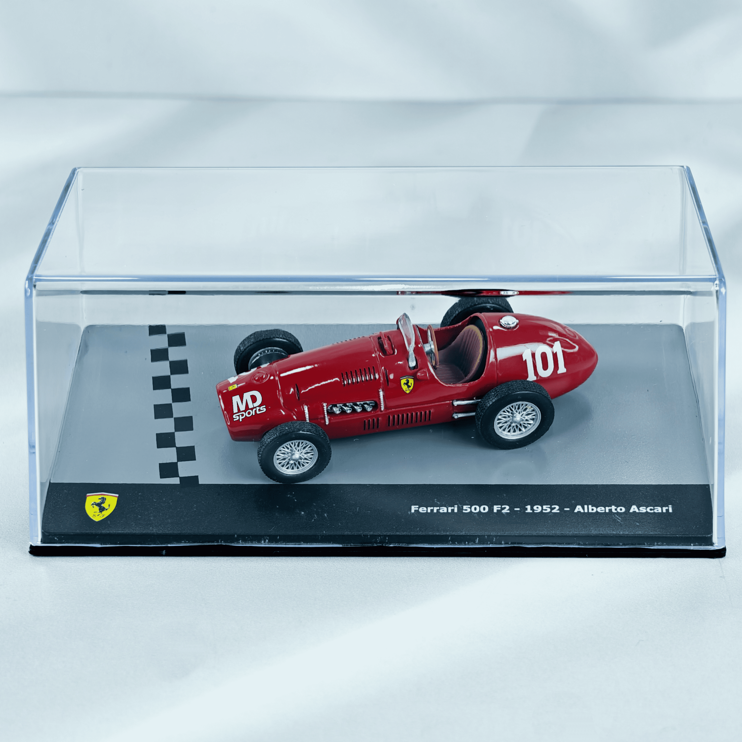 Ferrari 500 F2 1952 #101 Alberto Ascari Caja Acrilica IXO 1:43