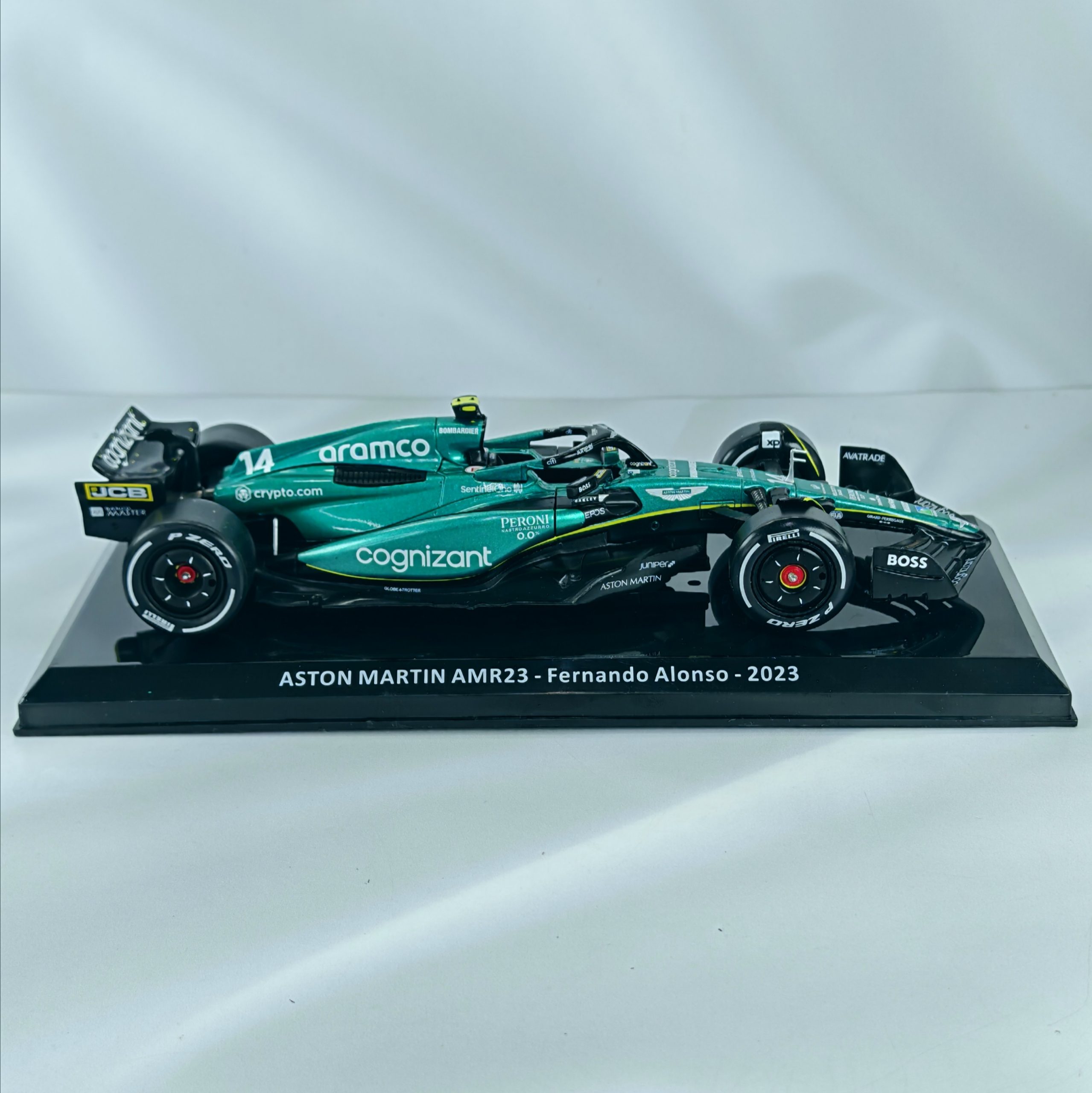 Aston Martin AMR23 #14 Fernando Alonso 2023 Caja Normal Premium Collect 1:24