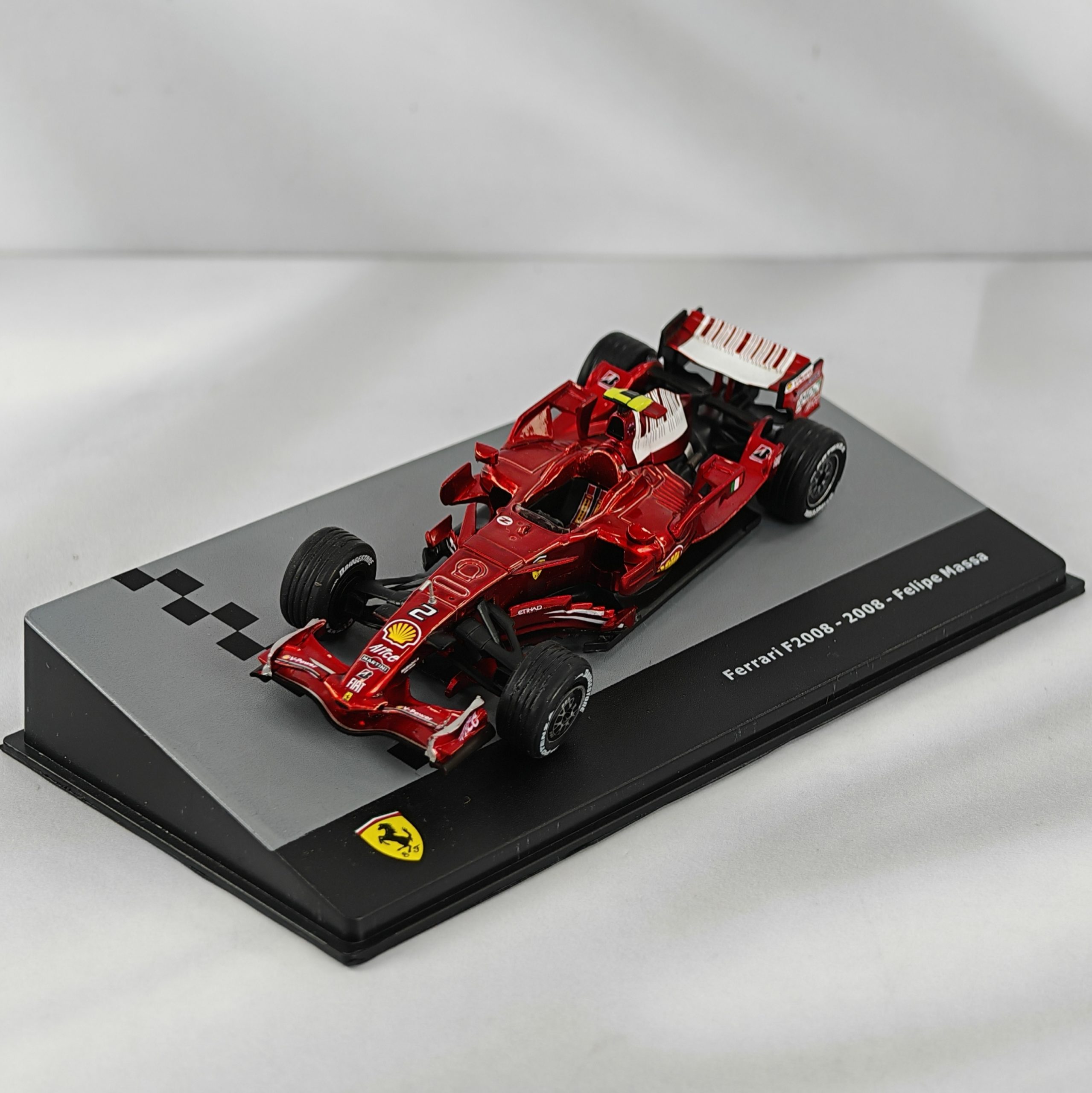 Ferrari F2008 #2 Felipe Massa Caja Acrilica IXO 1:43