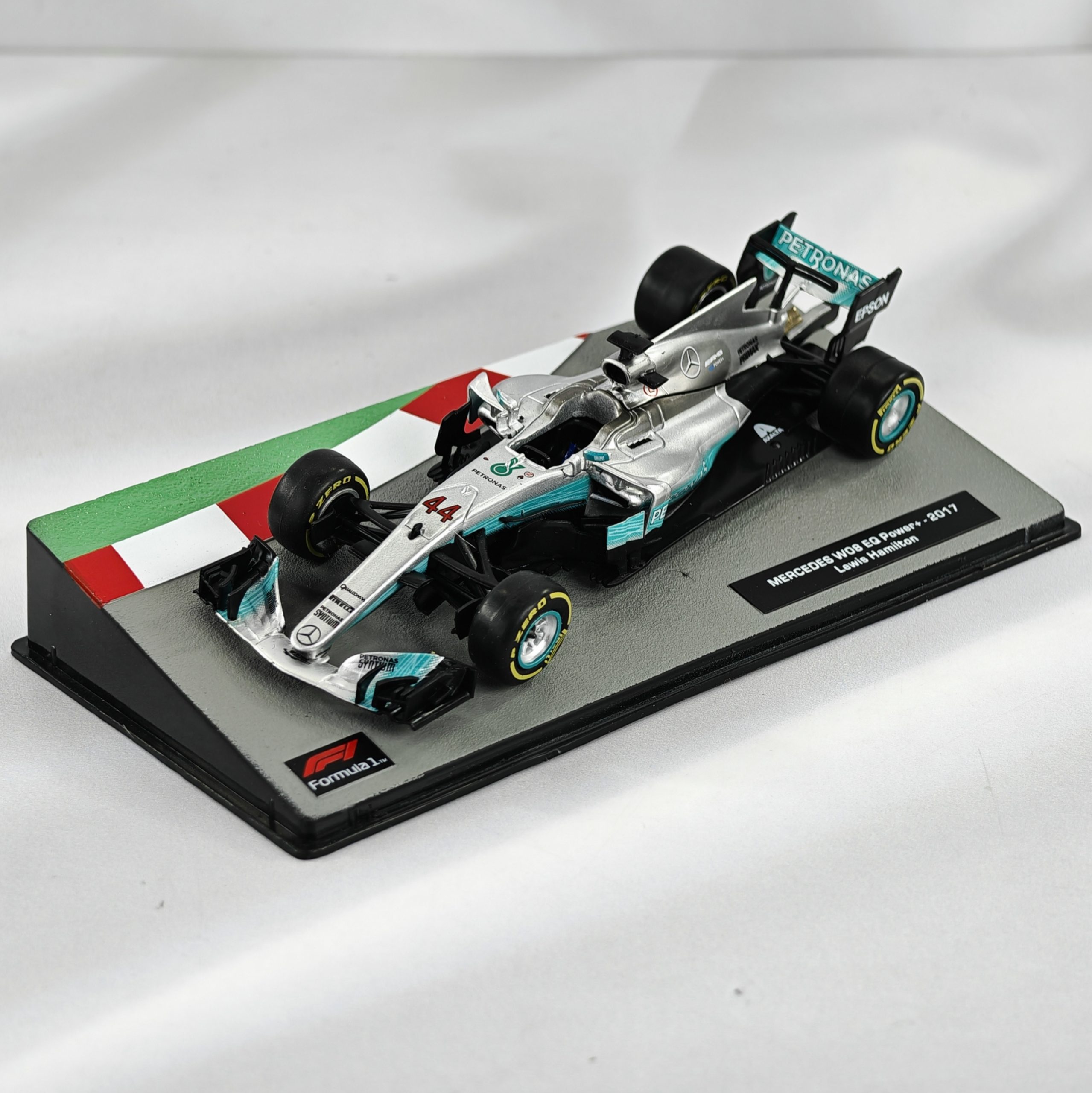 Mercedes W09 EQ GP España 2018 #44 Lewis Hamilton Caja Acrilica Altaya 1:43