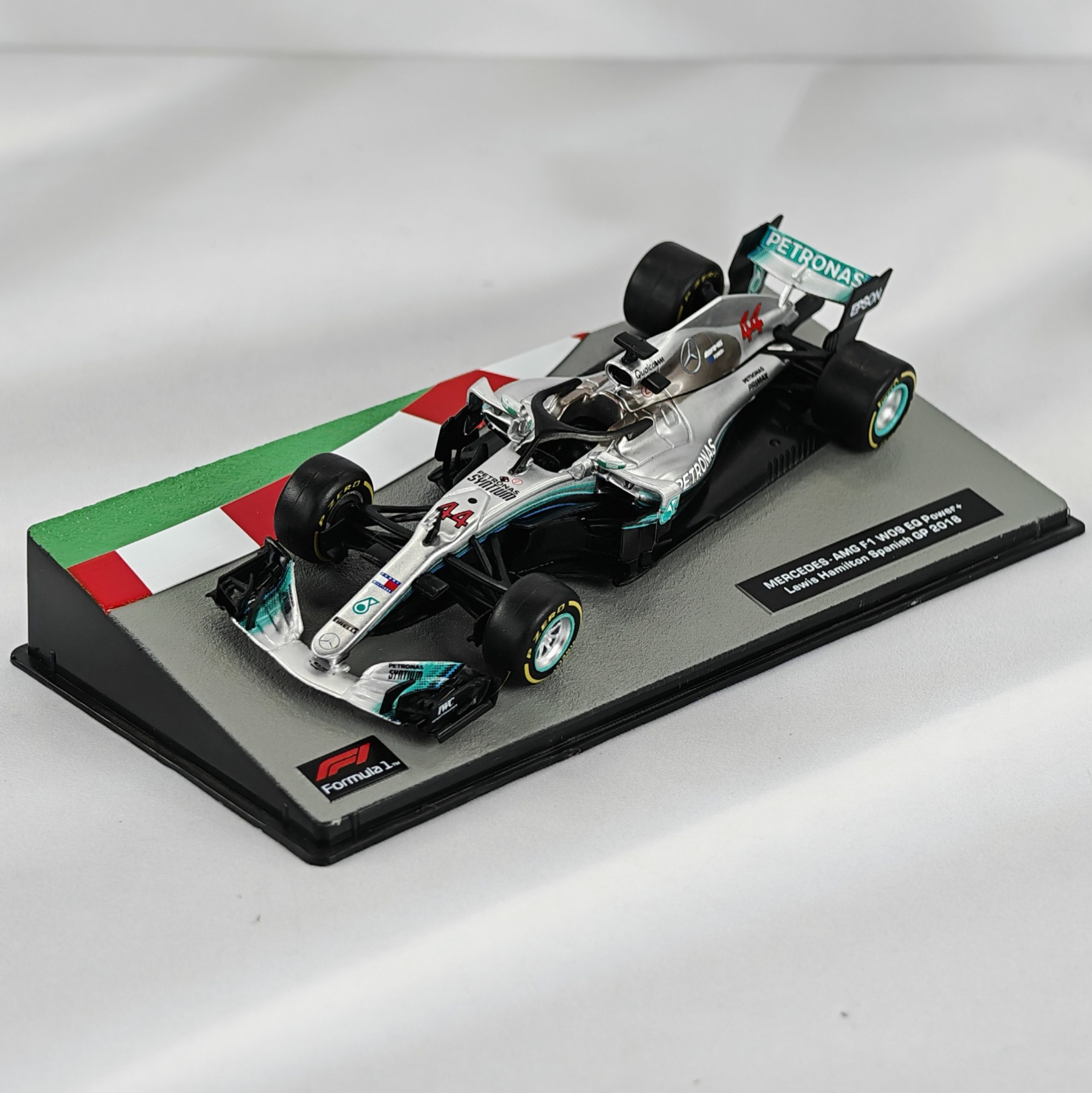 Mercedes W09 EQ GP España 2018 #44 Lewis Hamilton Caja Acrilica Altaya 1:43