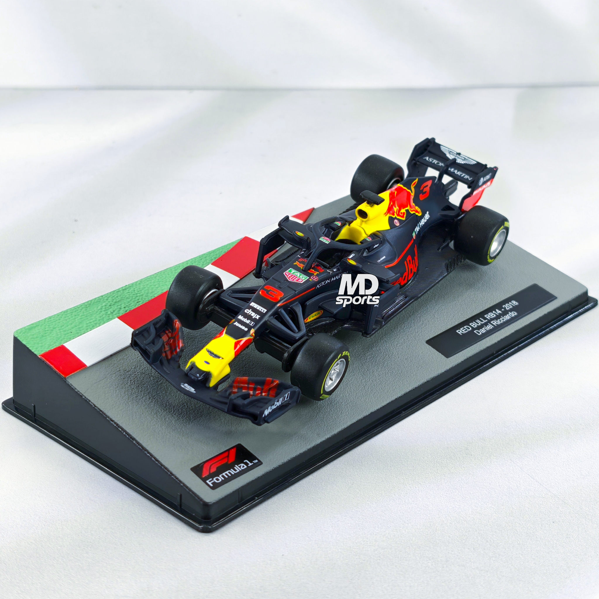 RedBull RB14 2018 #3 Daniel Ricciardo Caja Acrilica Edicola 1:43
