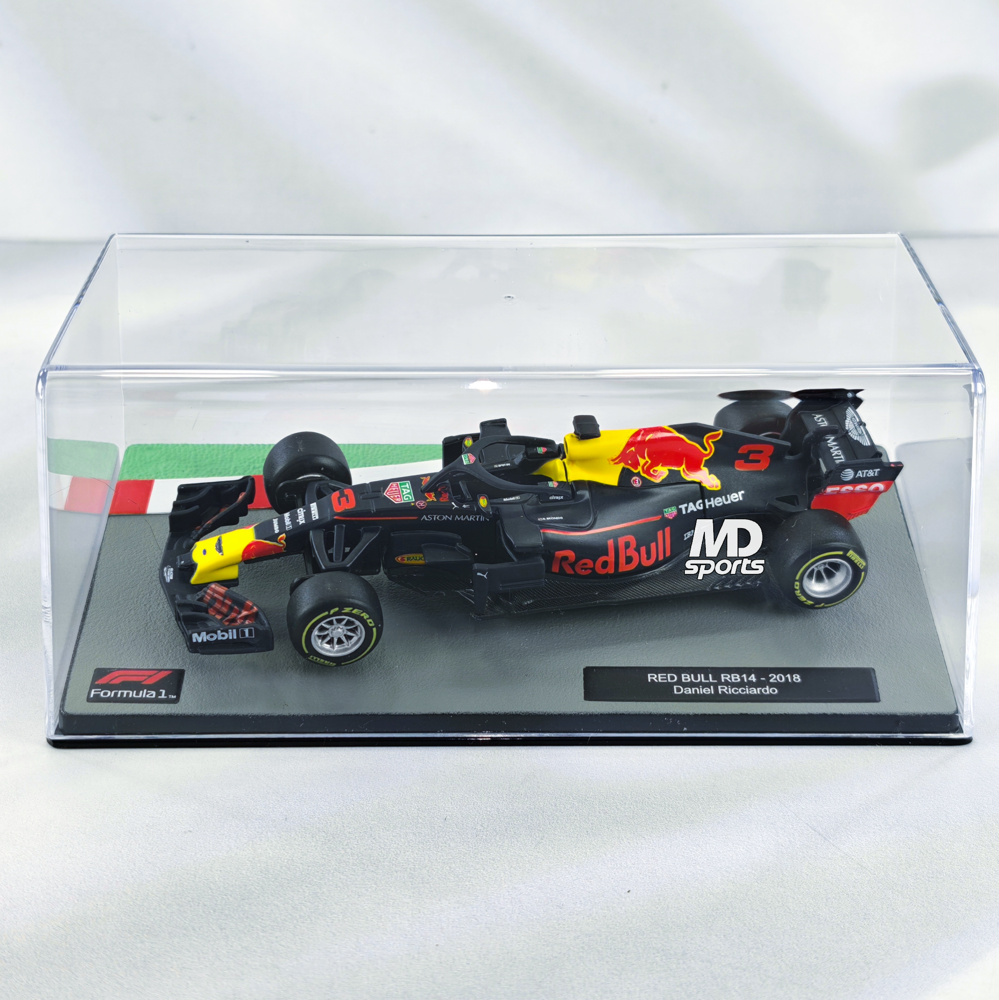 RedBull RB14 2018 #3 Daniel Ricciardo Caja Acrilica Edicola 1:43