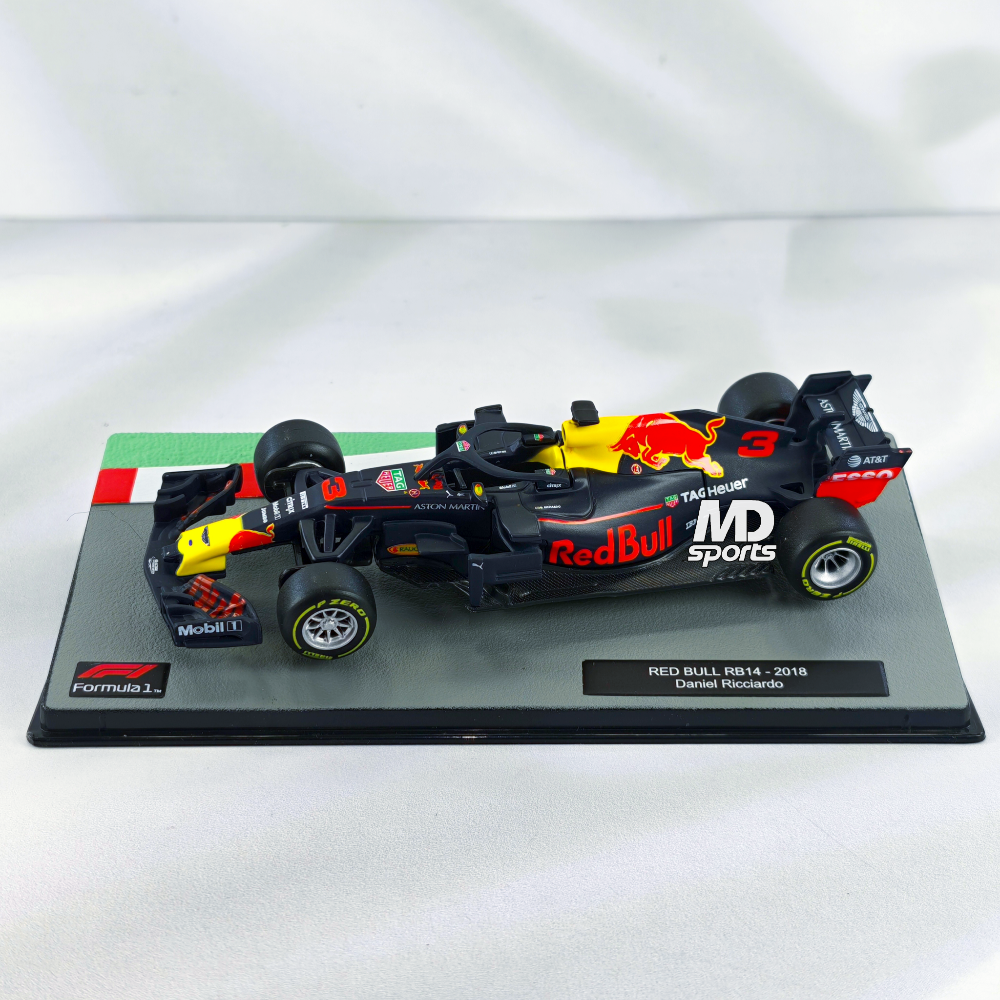 RedBull RB14 2018 #3 Daniel Ricciardo Caja Acrilica Edicola 1:43 - Imagen 3