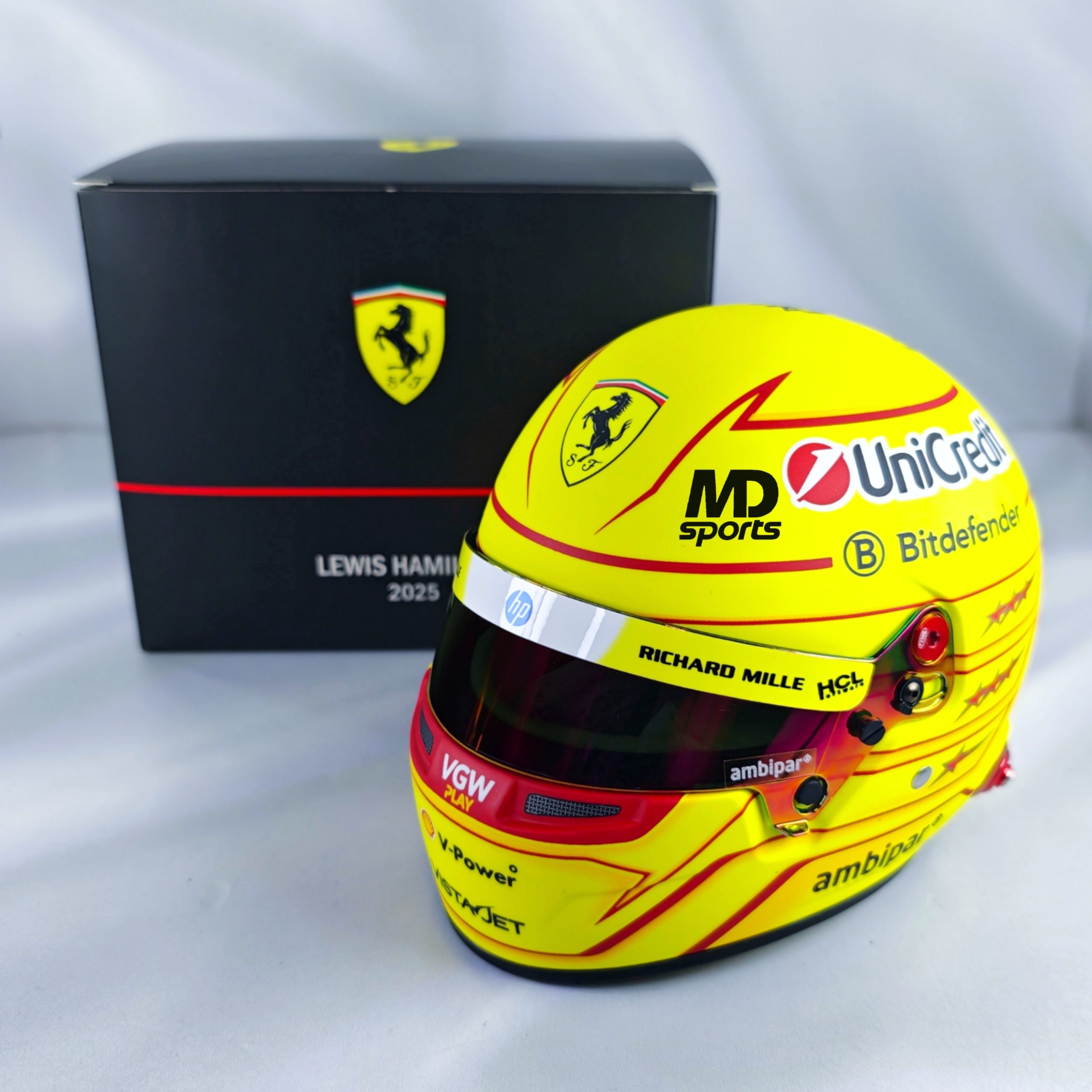 Casco Formula 1 Lewis Hamilton Ferrari 2025 BELL 1:2