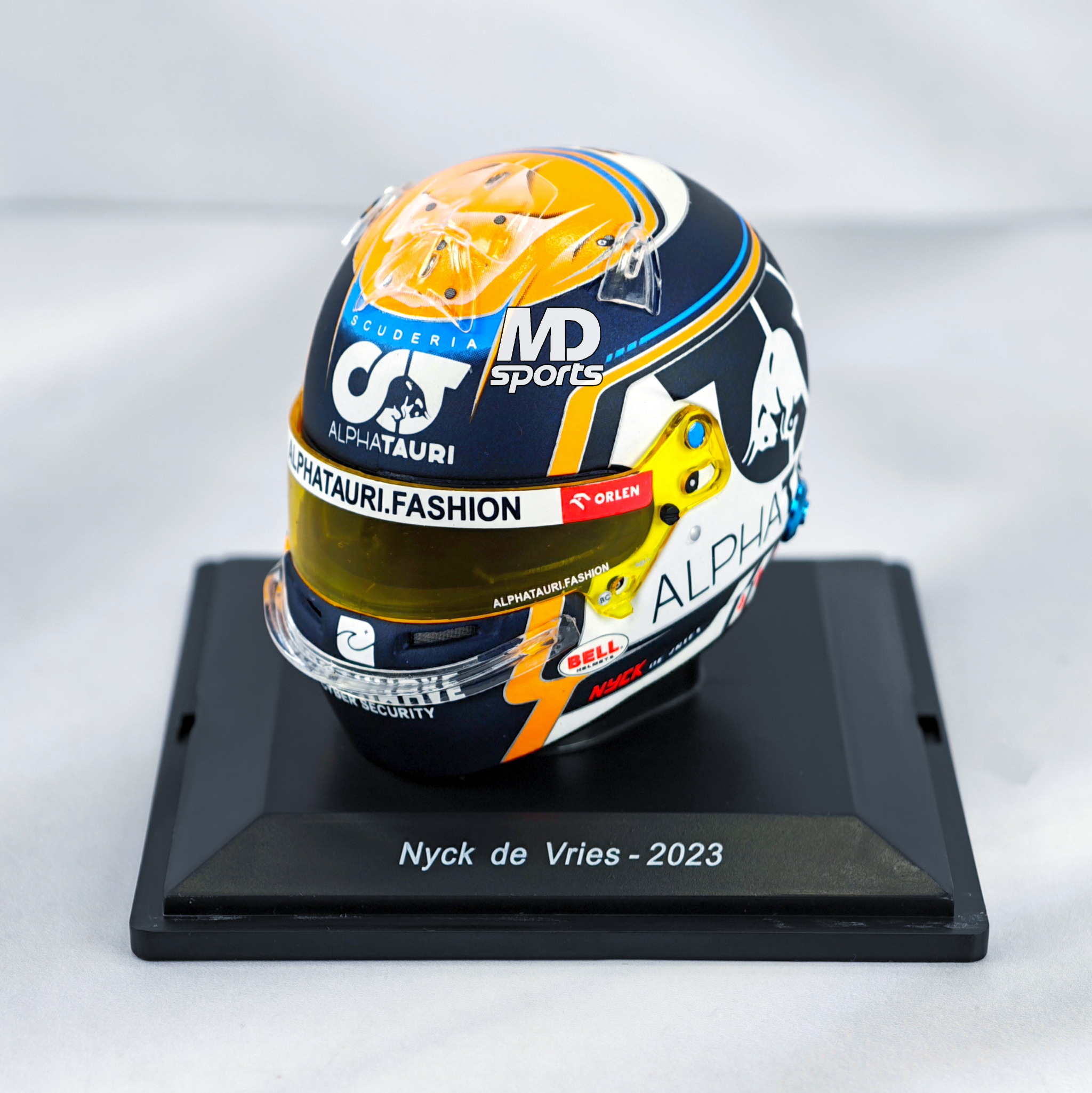 Casco Formula 1 Nyck de Vries Scuderia Alpha Tauri 2023 Spark 1:5