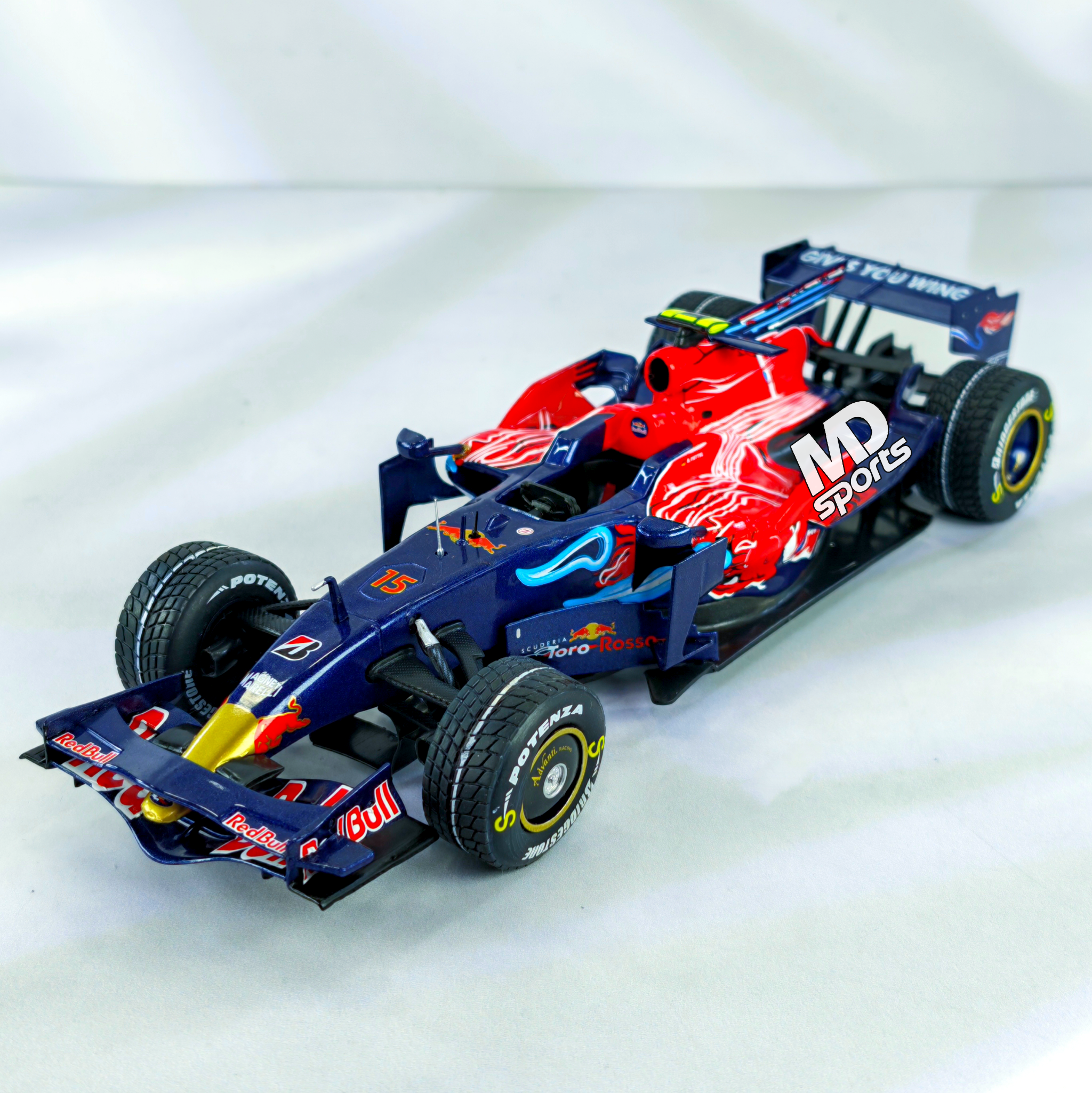 Toro Rosso STR3 GP Monza 2008 #15 Sebastian Vettel Caja Normal Premium Collect 1:24 - Imagen 4