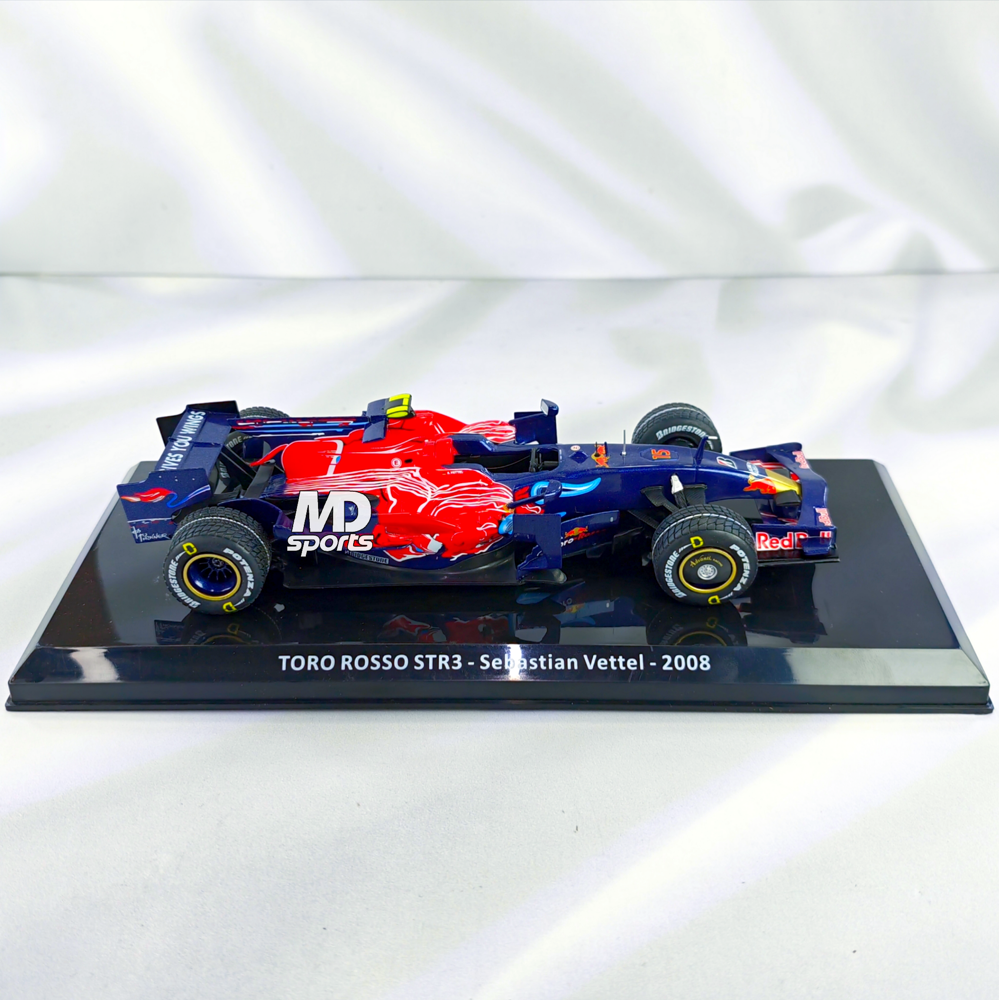 Toro Rosso STR3 GP Monza 2008 #15 Sebastian Vettel Caja Normal Premium Collect 1:24