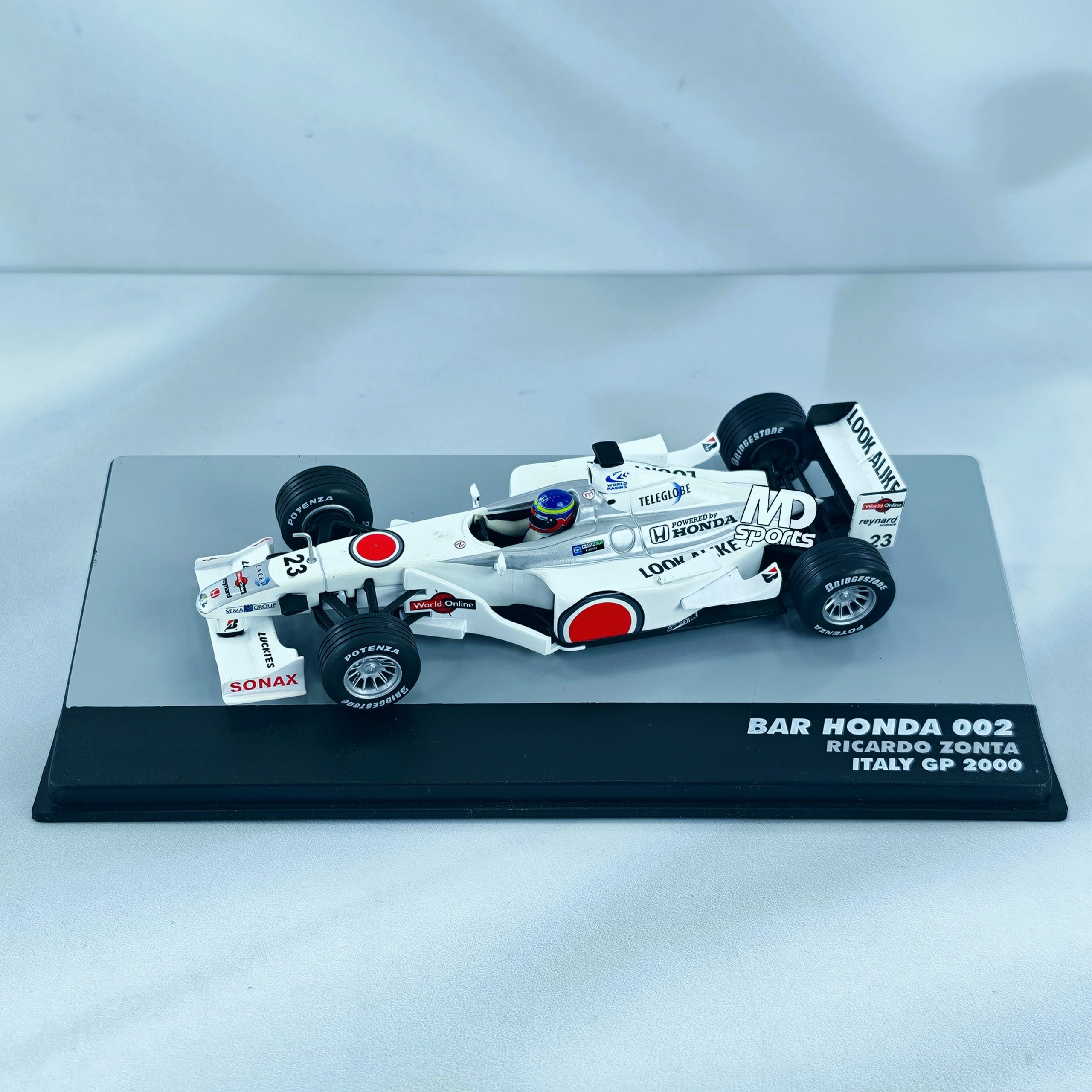 BAR-Honda 002 GP Italia 2000 #23 Ricardo Zonta Caja Acrilica IXO 1:43 - Imagen 3