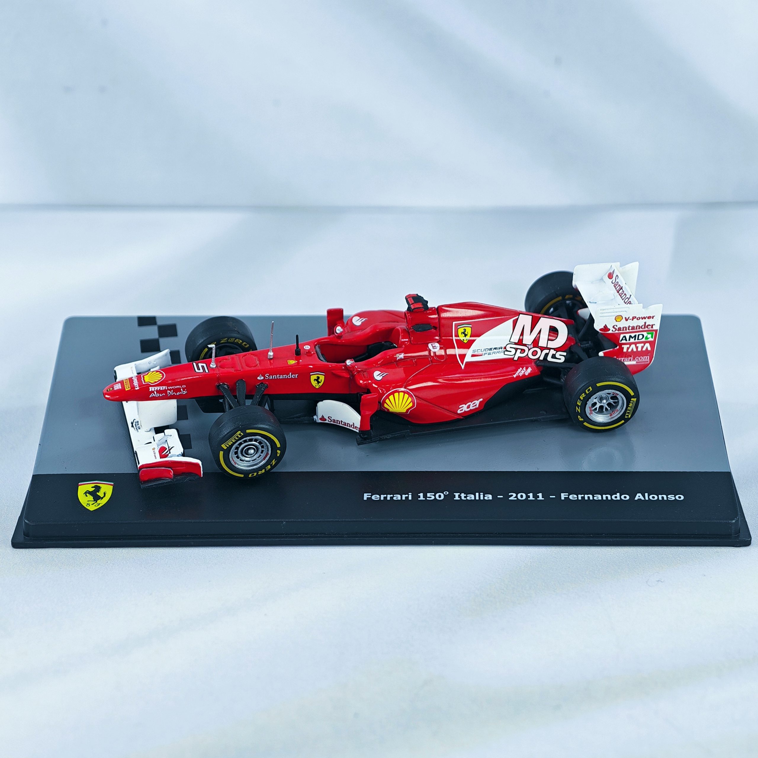 Ferrari F150 Italia 2011 #5 Fernando Alonso Caja Acrilica IXO 1:43 - Imagen 3