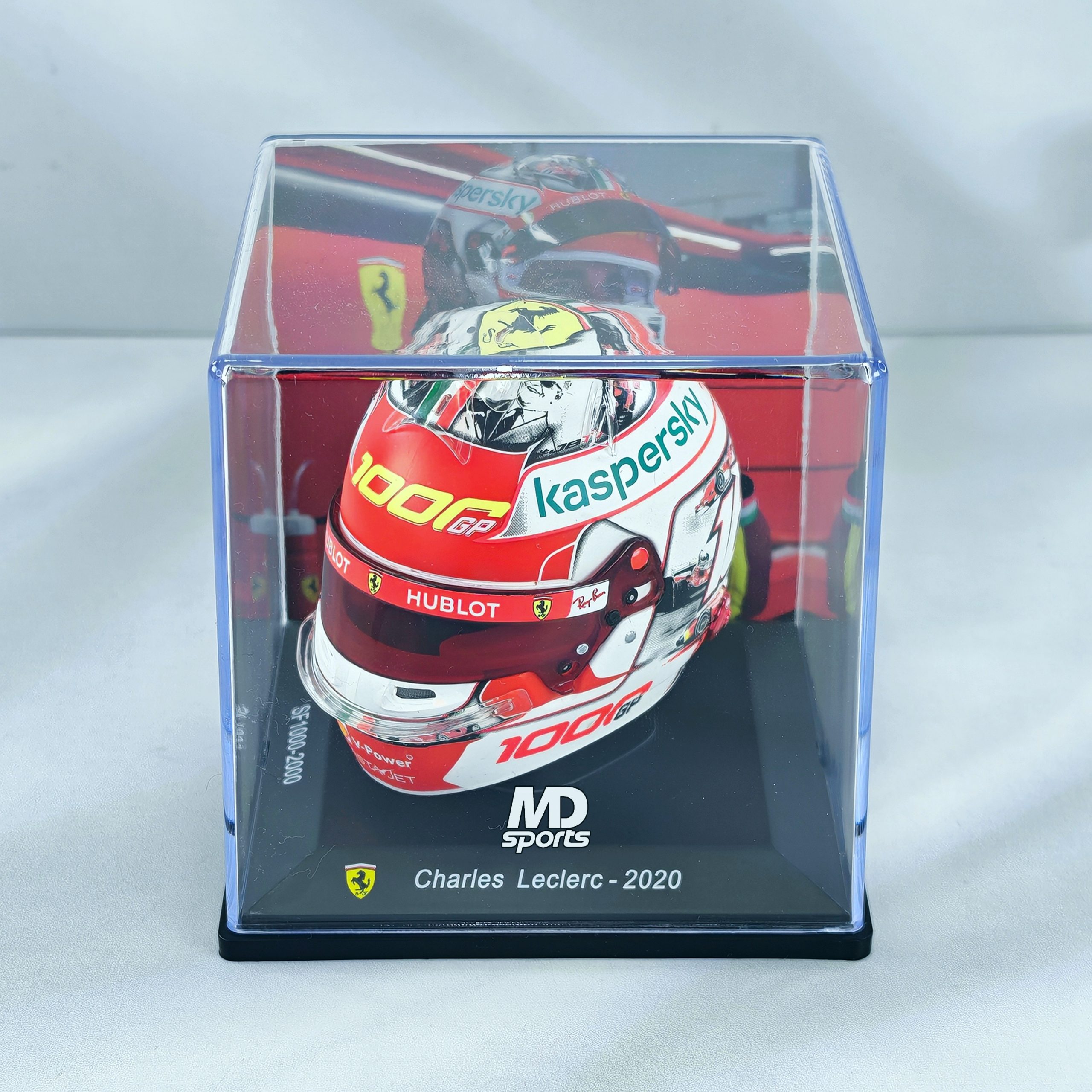Casco Formula 1 Charles Leclerc Ferrari GP Mugello 2020 Spark 1:5 - Imagen 4