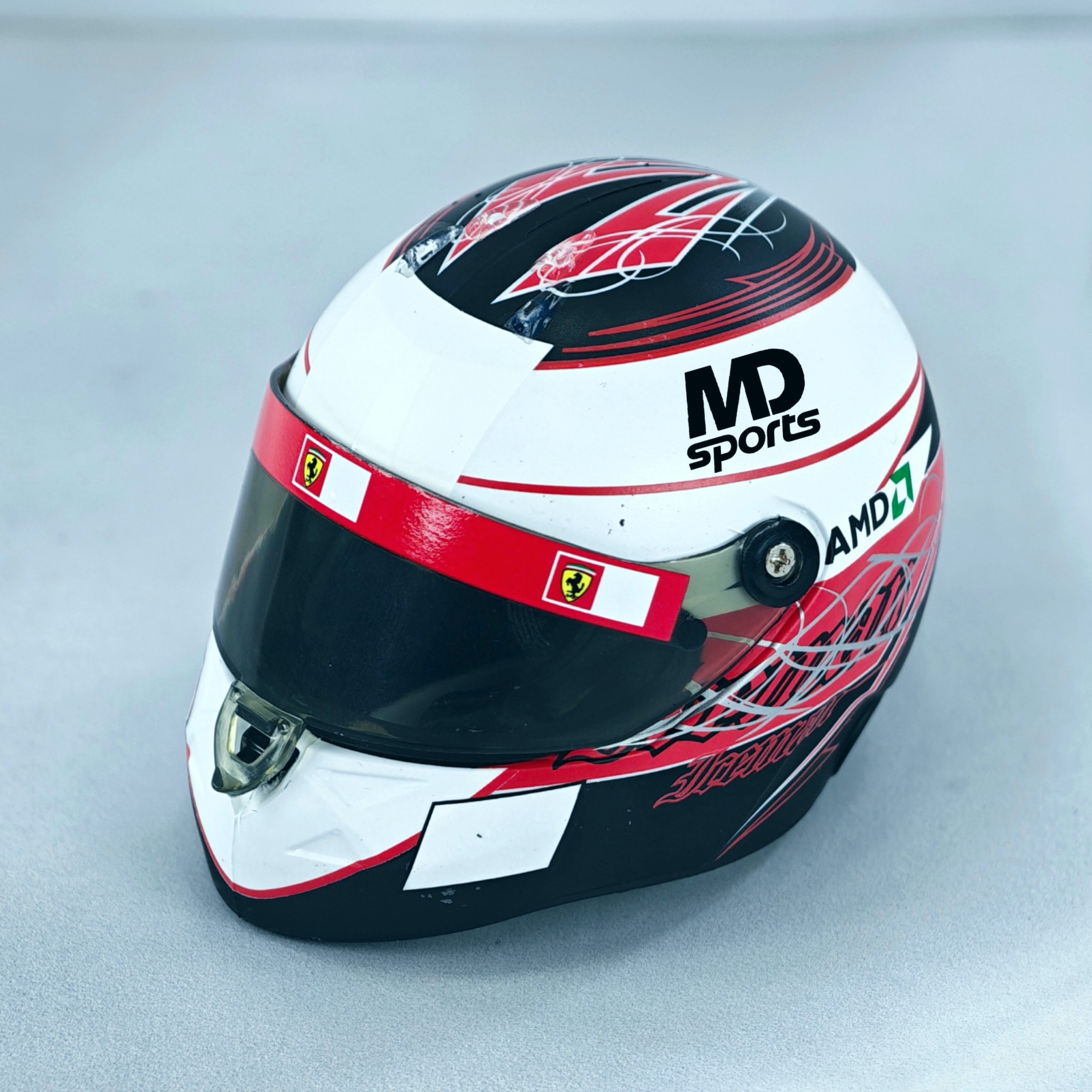 Casco Formula 1 Kimi Raikkonen Ferrari 2007 Spark 1:5 - Imagen 5