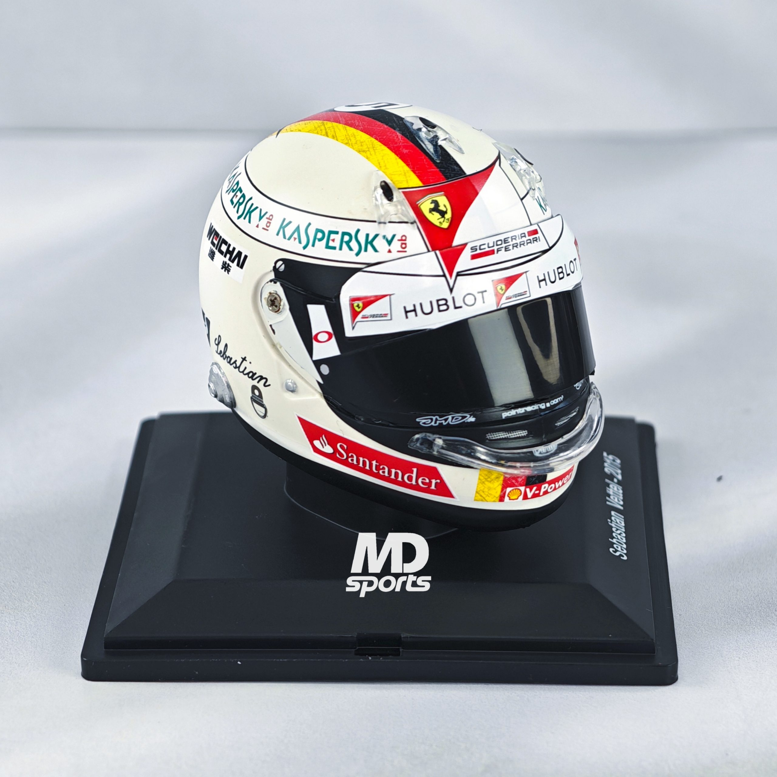 Casco Formula 1 Sebastian Vettel Ferrari 2015 Spark 1:5