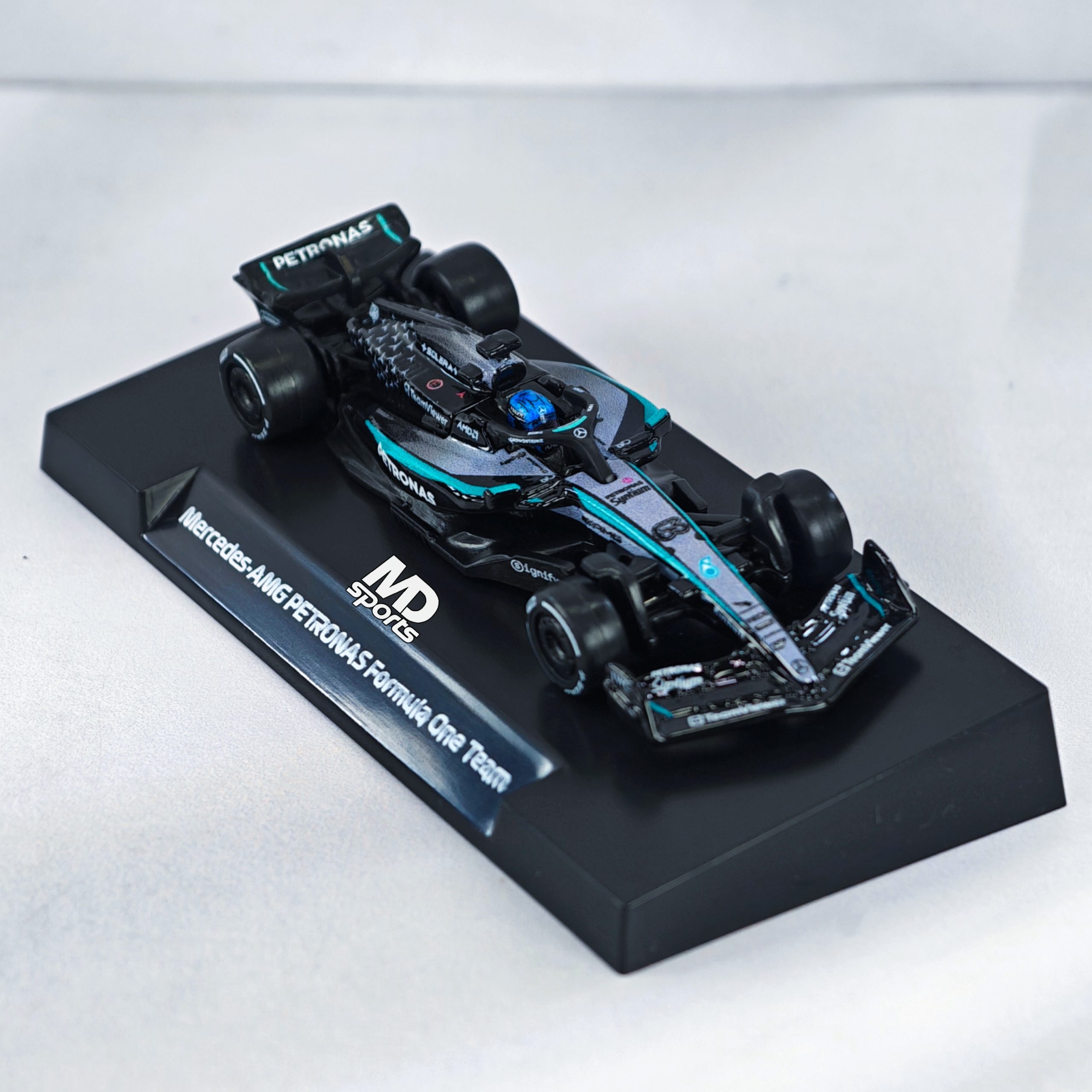 Mercedes W16 2025 #63 George Russell HotWheels Premium 1:64