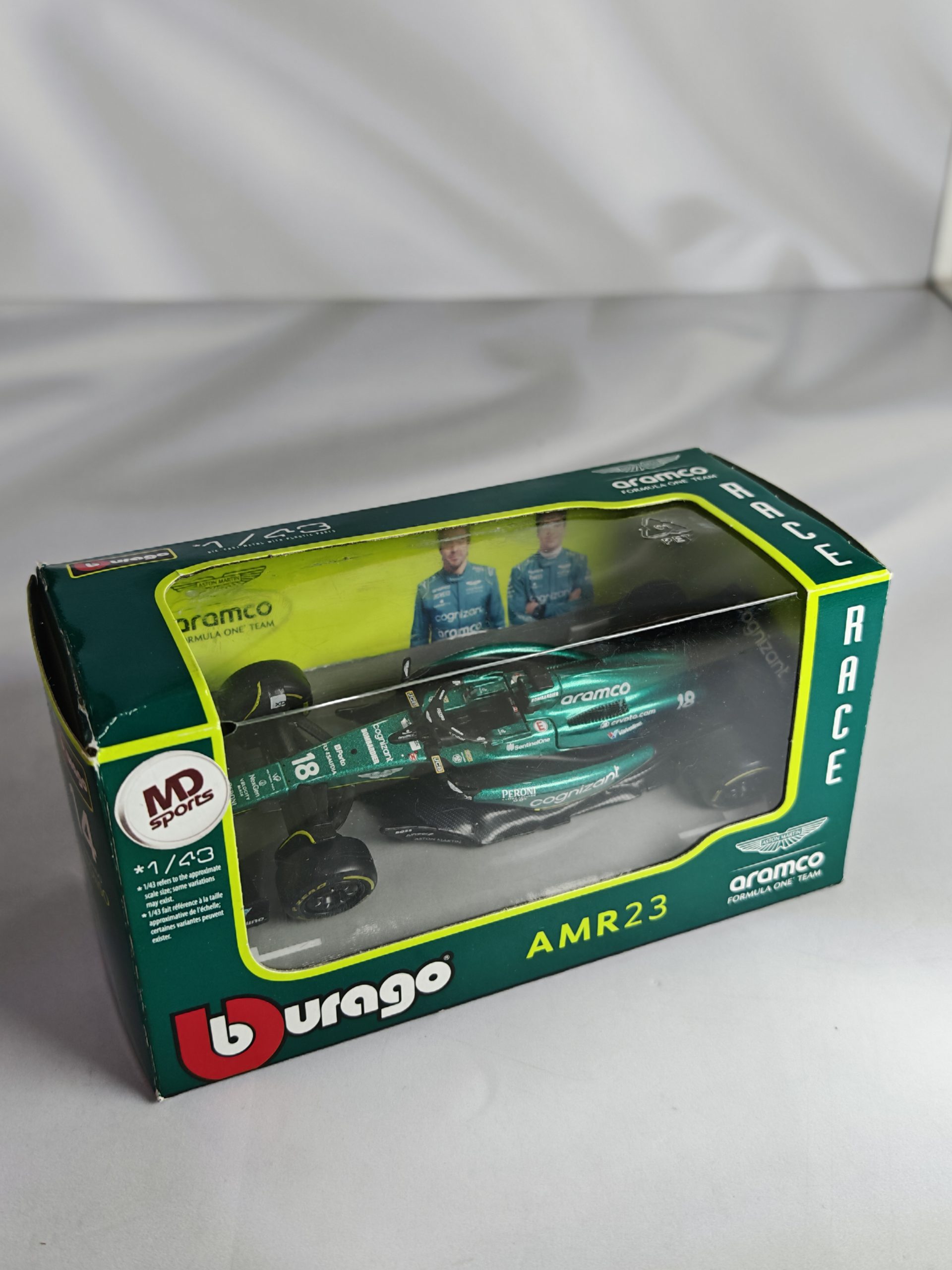 Aston Martin AMR23 2023 #18 Lance Stroll Caja Normal Burago 1:43 (CON DETALLE)