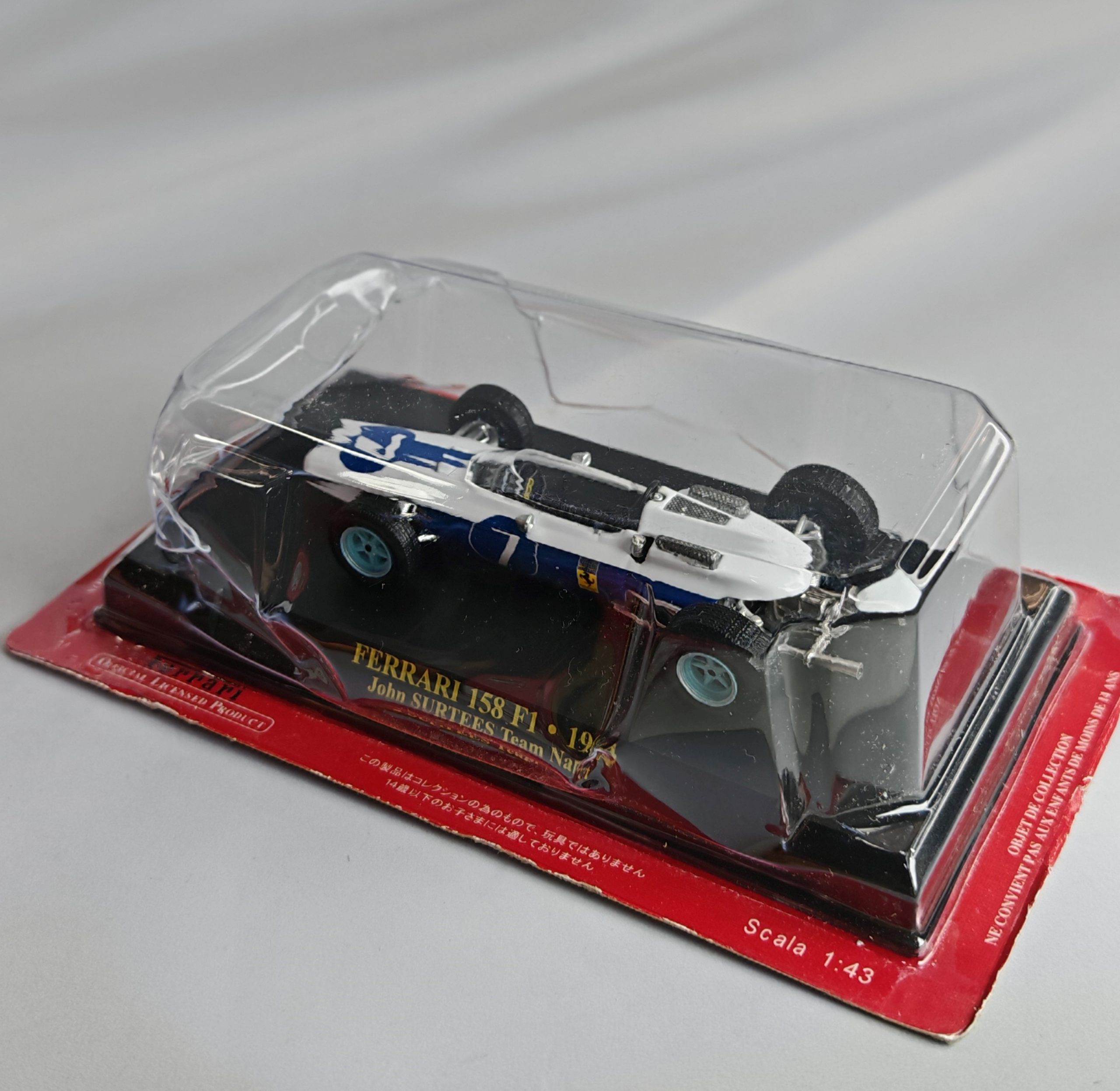 Ferrari 158 F1 Blanco 1964 #7 John Surtees Caja Normal Edicola 1:43 (CON DETALLE)