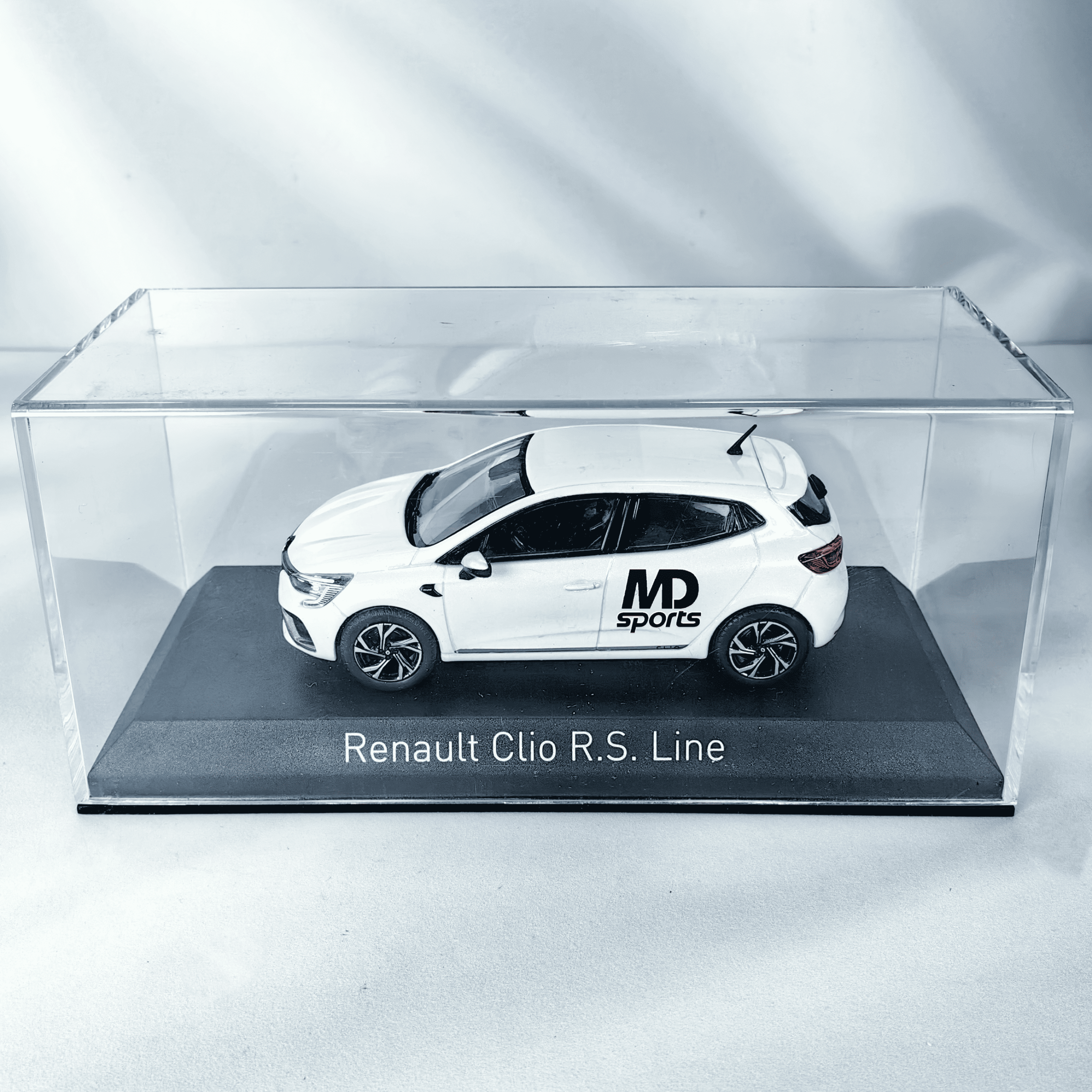 Deportivo Renault Clio RS Line 2019 Pearl White Caja Acrilica 1:43 NOREV