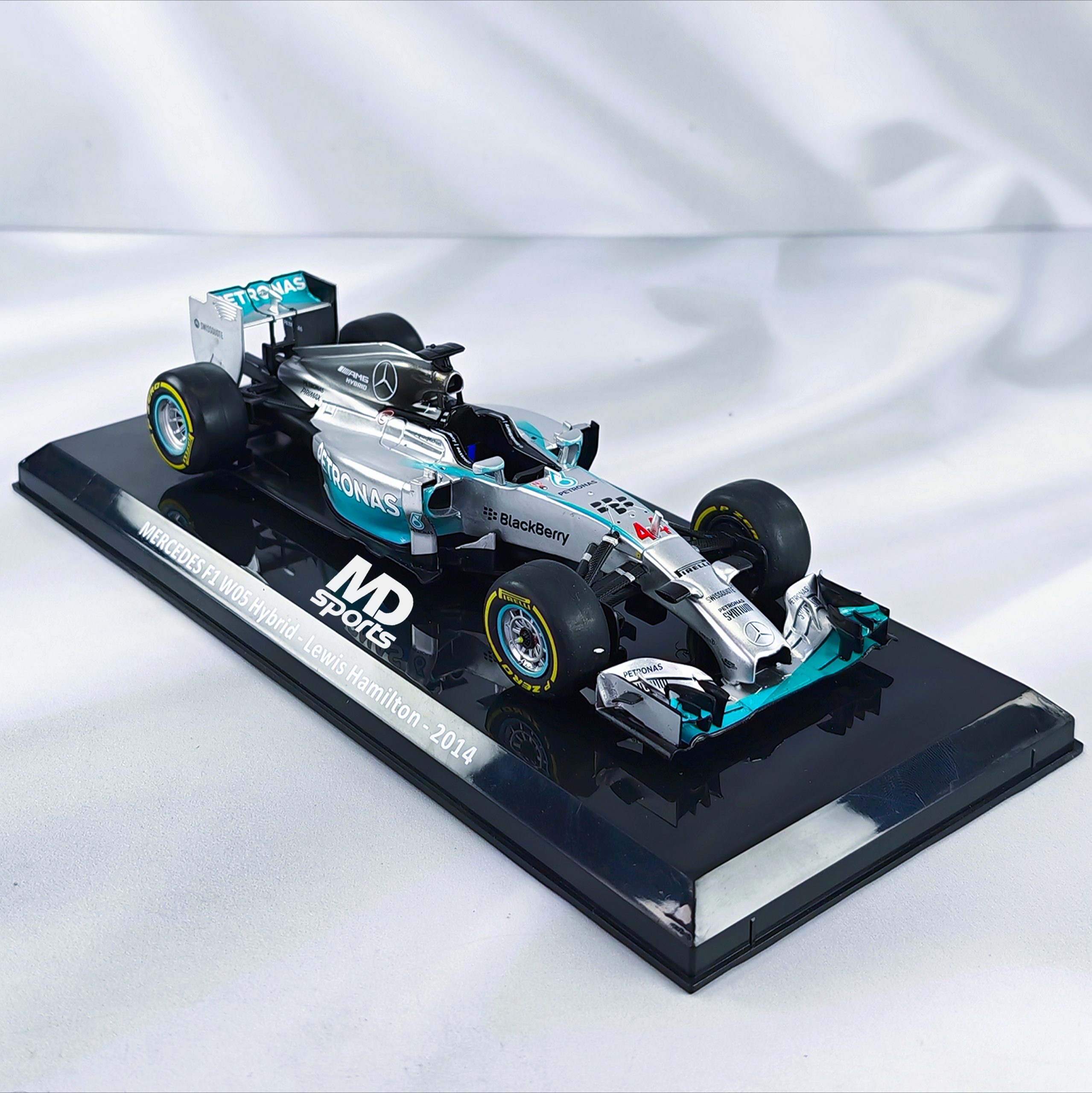 Mercedes W05 Hybrid 2014 #44 Lewis Hamilton Caja Normal Premium Collect 1:24