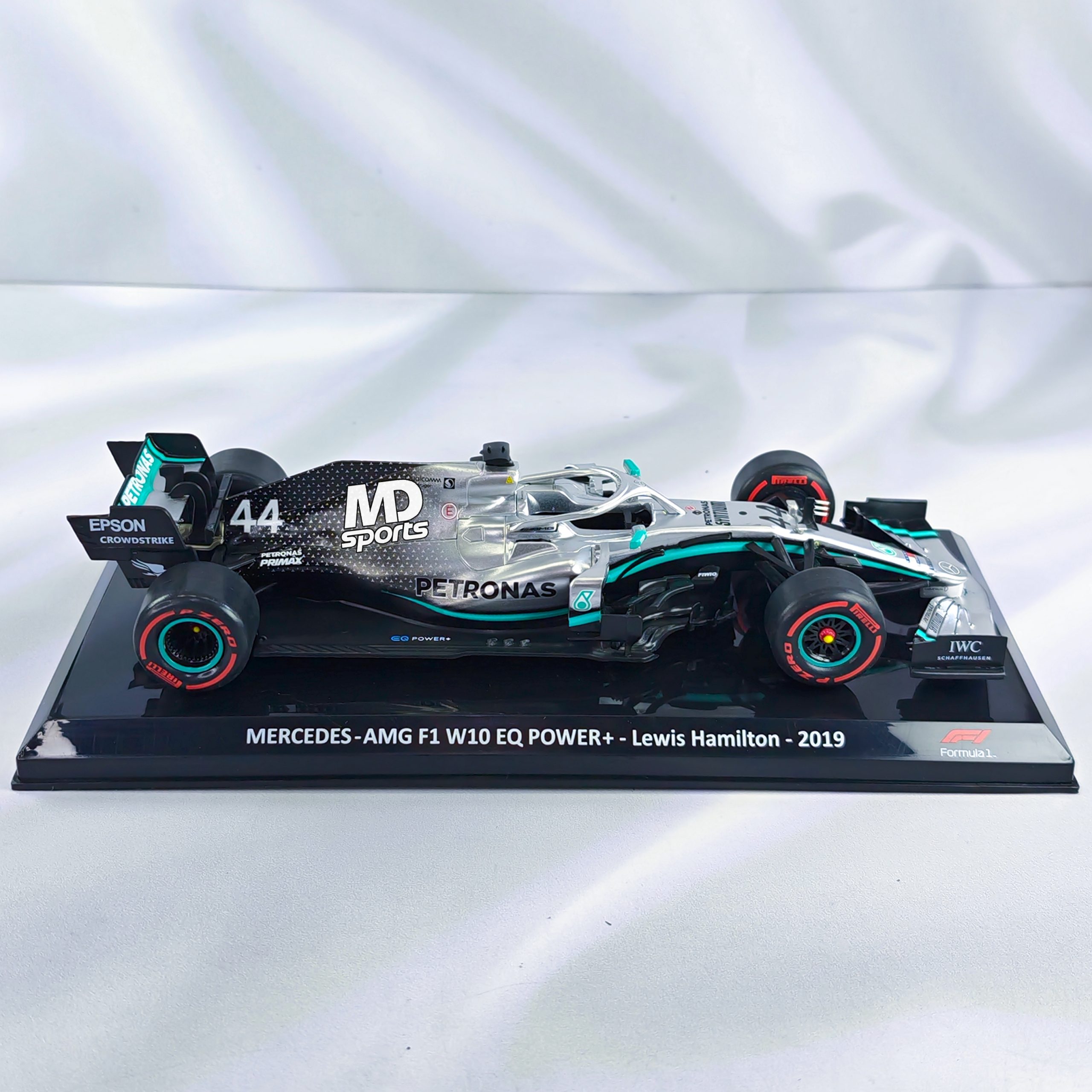 Mercedes W10 2019 #44 Lewis Hamilton Caja Normal Premium Collect 1:24