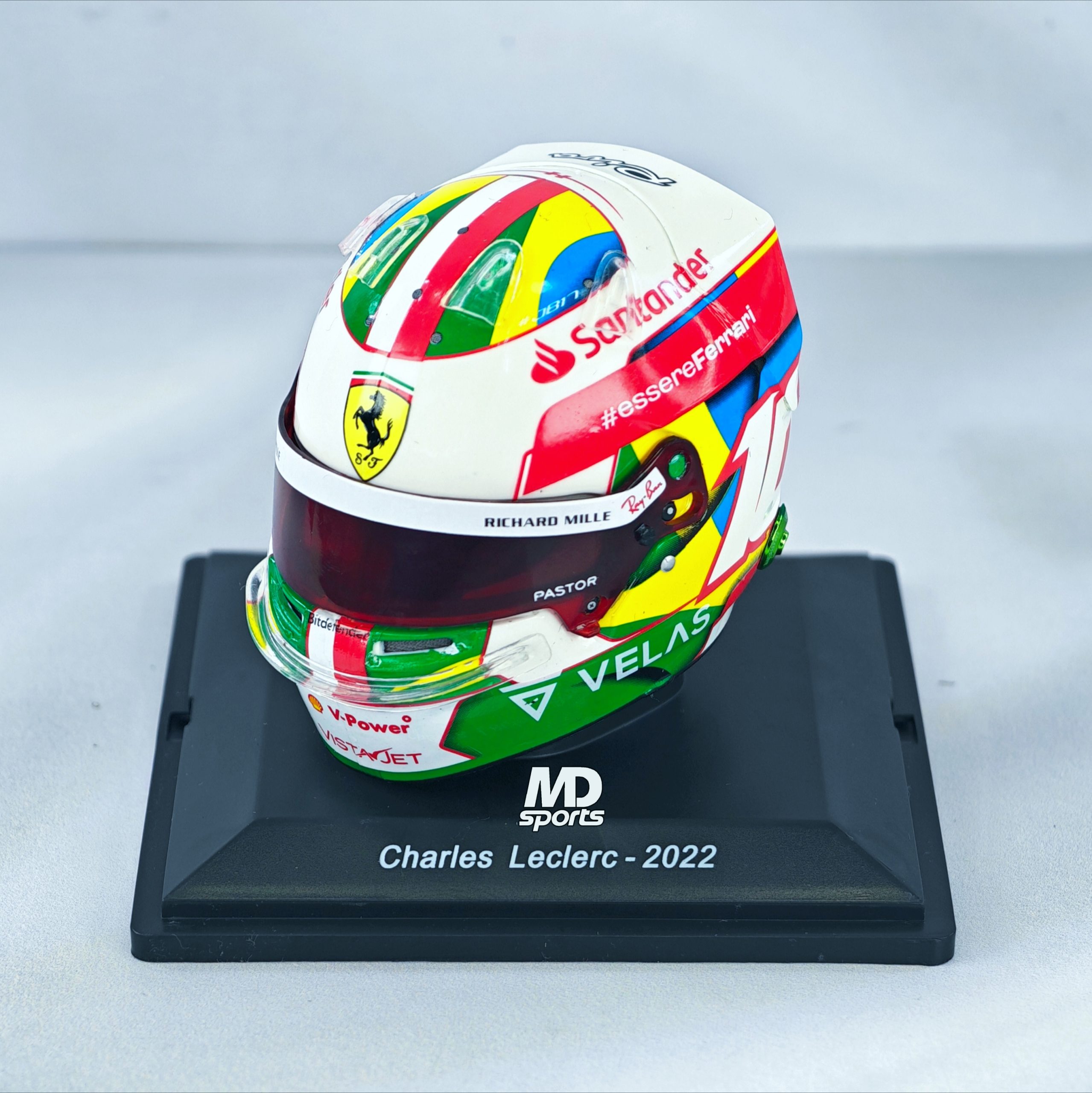 Casco Formula 1 Charles Leclerc Ferrari GP Brasil 2022 Spark 1:5