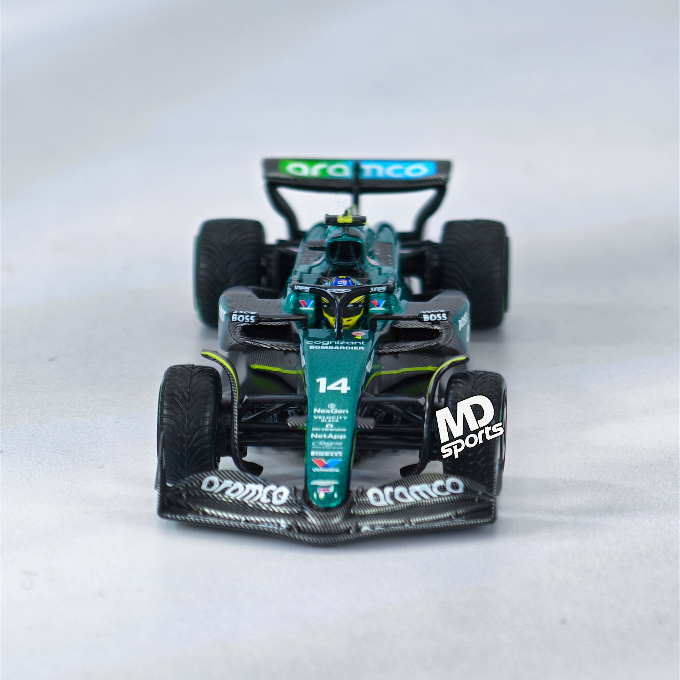Aston Martin AMR24 GP Canada 2024 #14 Fernando Alonso Caja Acrilica MiniGT 1:64 - Imagen 5
