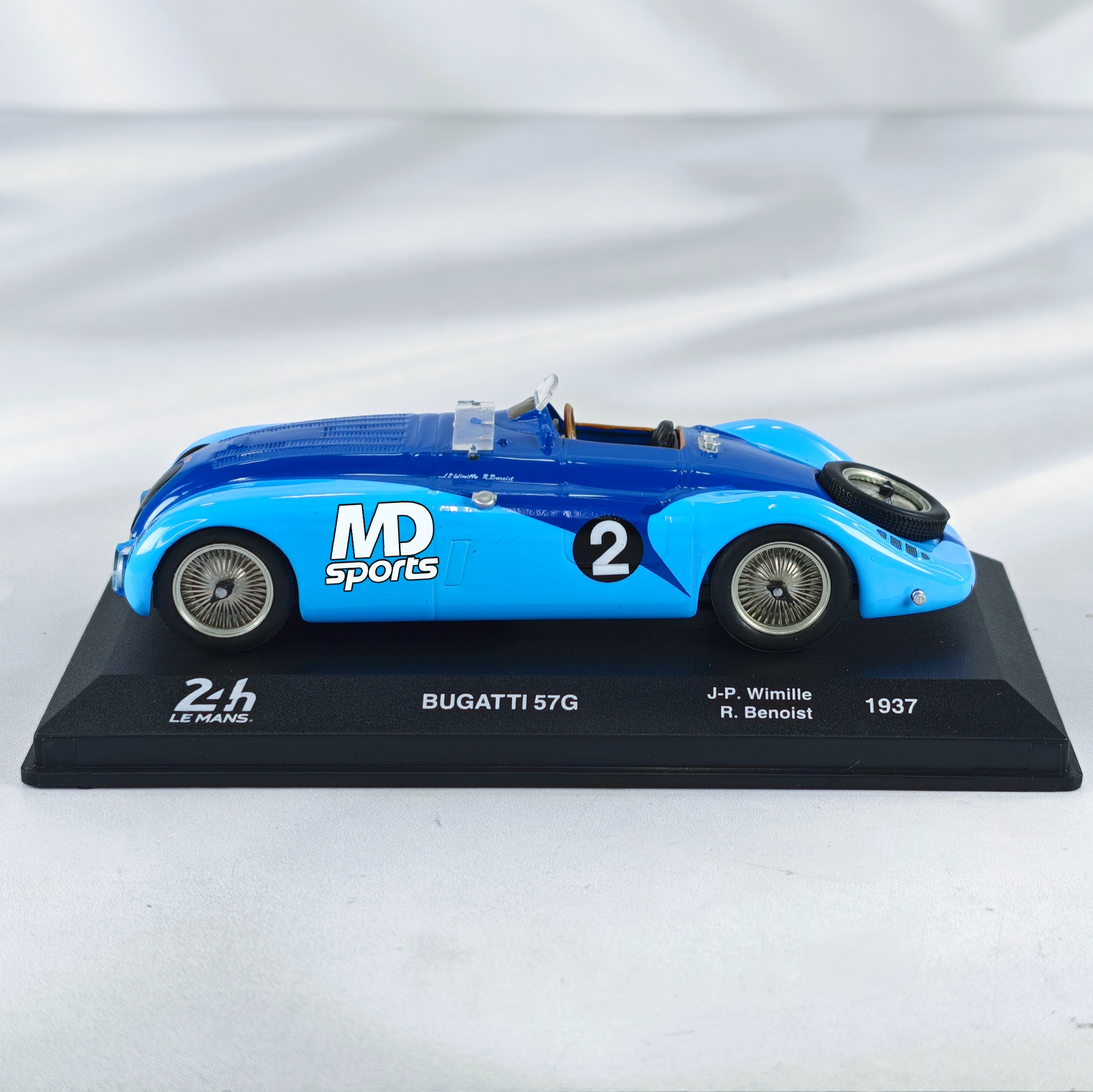 Bugatti 57G Tank LeMans 1937 #2 Wimille-Benoist Caja Acrilica Altaya 1:43 - Imagen 3