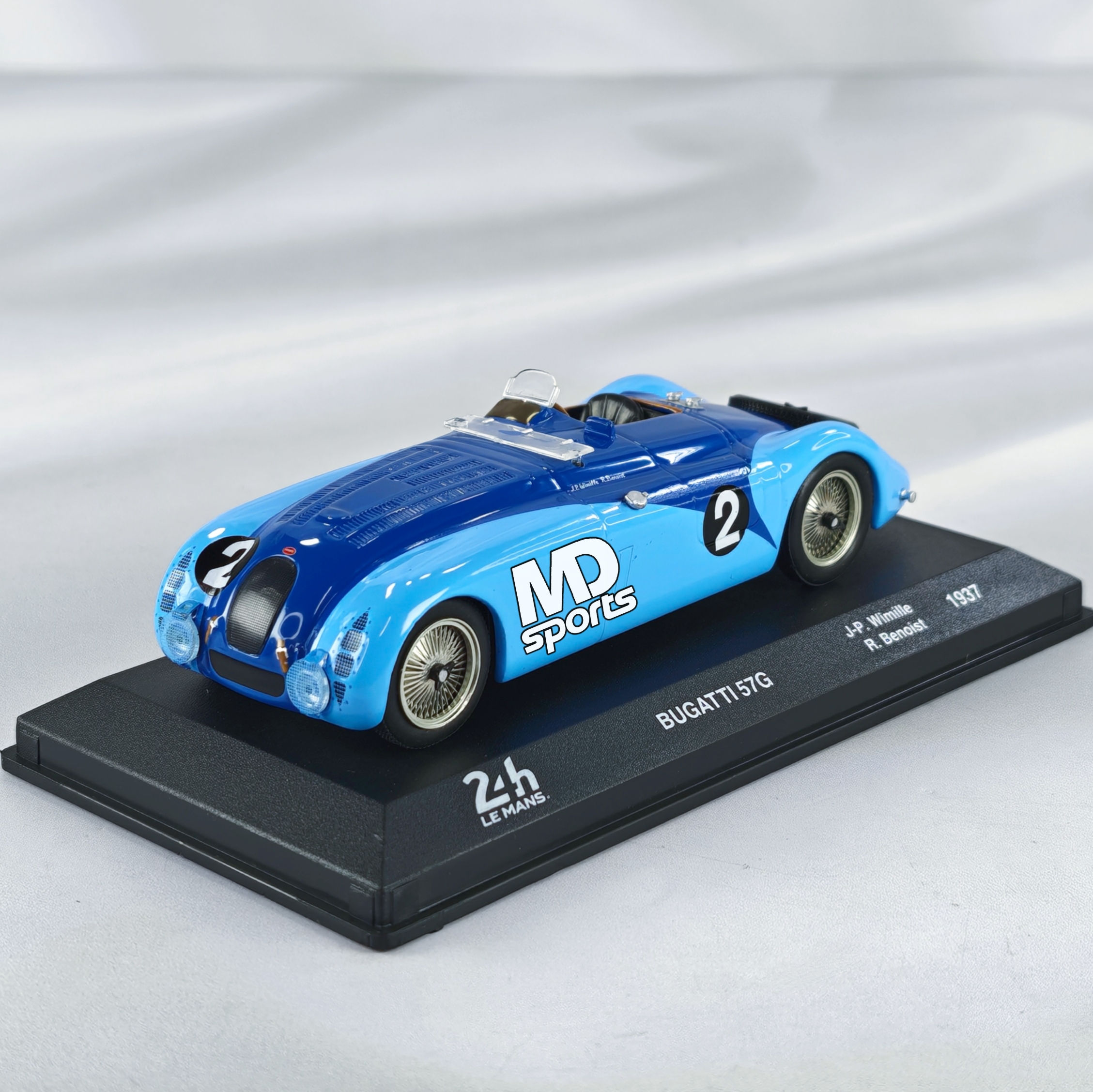 Bugatti 57G Tank LeMans 1937 #2 Wimille-Benoist Caja Acrilica Altaya 1:43