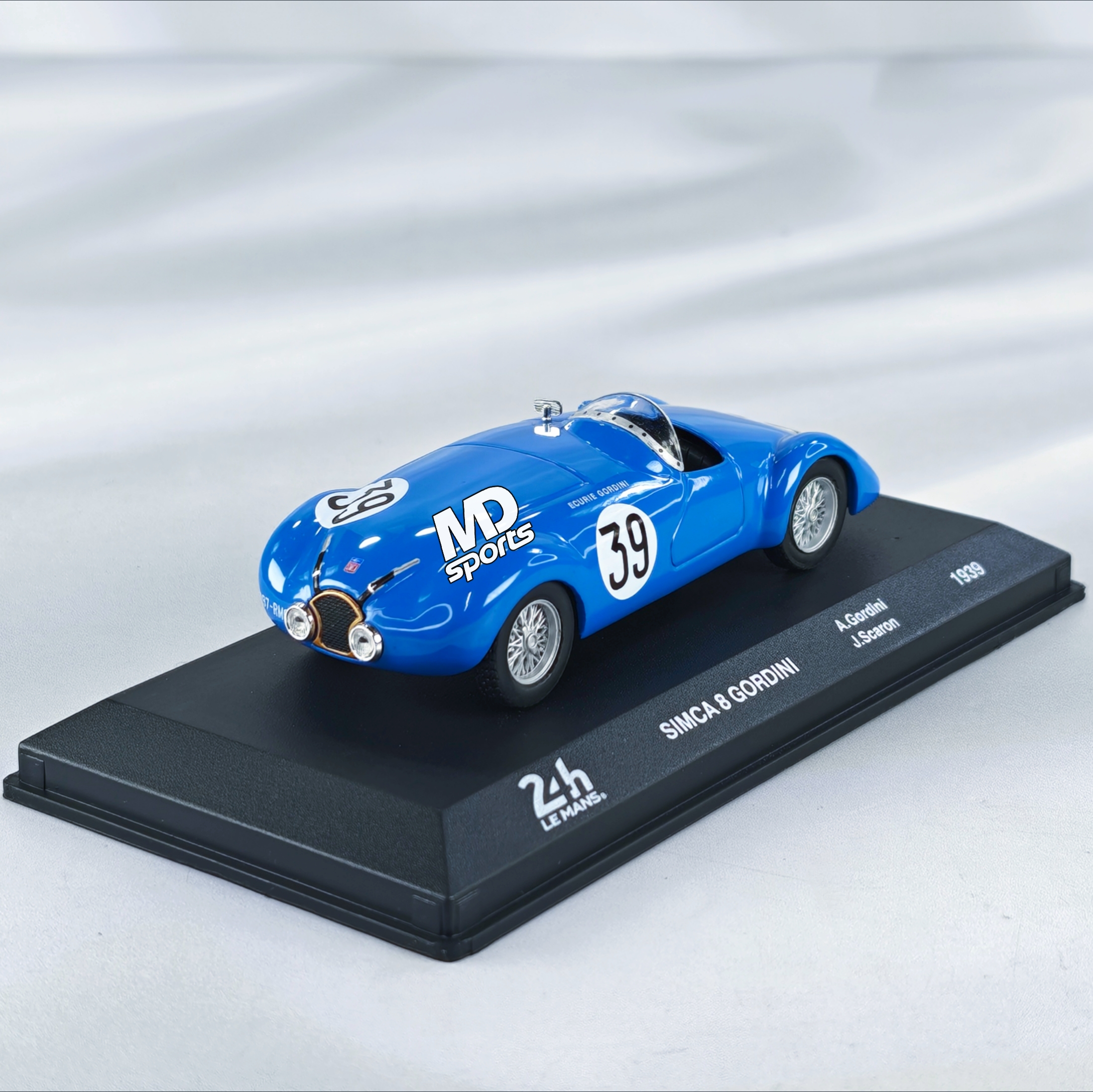 Simca 8 Gordini LeMans1939 #39 Gordini-Scaron Caja Acrilica Altaya 1:43