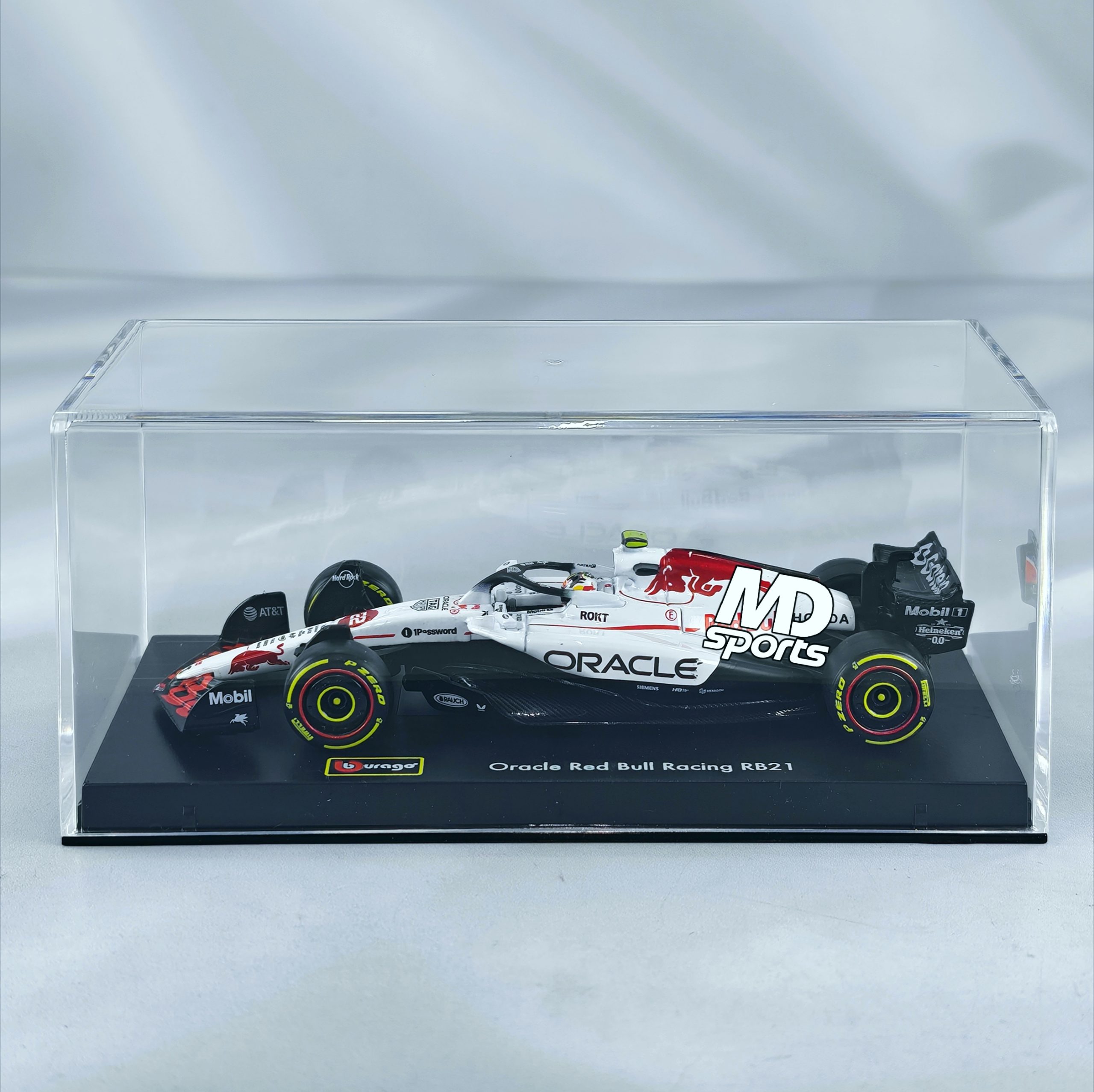 RedBull RB21 GP Japon 2025 #22 Yuki Tsunoda Caja Acrilica Burago 1:43 - Imagen 3