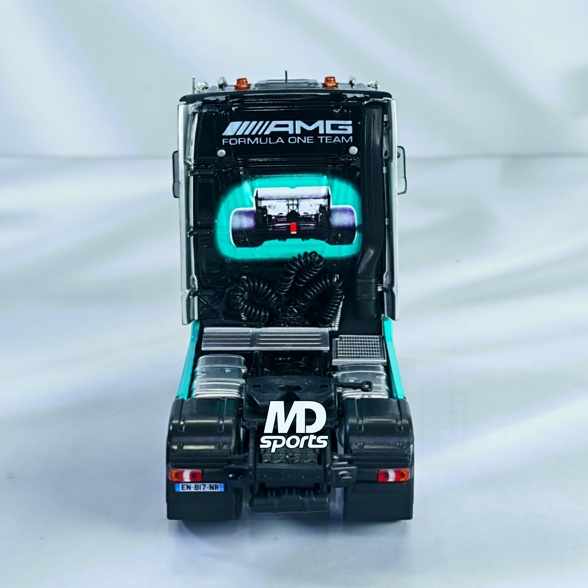 Camion Mercedes-Benz Actros MP4 2012 - AMG F1 Team Caja Normal Premium Collect 1:43 - Imagen 5
