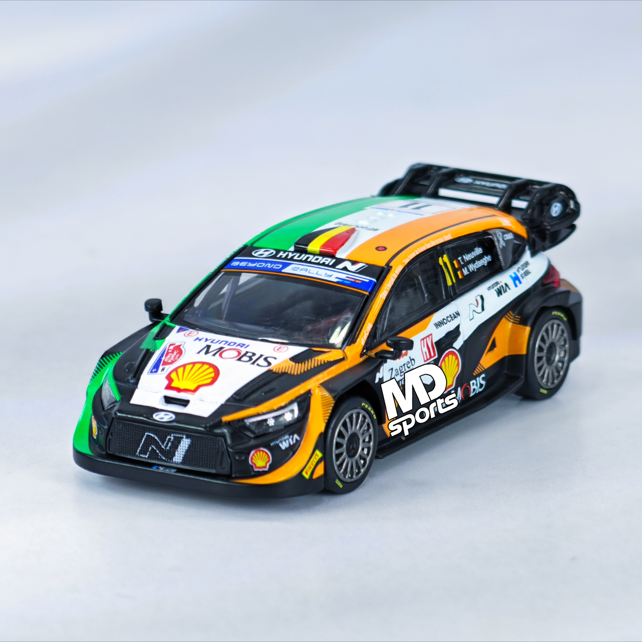 Hyundai i20 Hybrid WRC Croatia 2023 #11 Thierry Neuville Caja Normal MiniGT 1:64 - Imagen 3