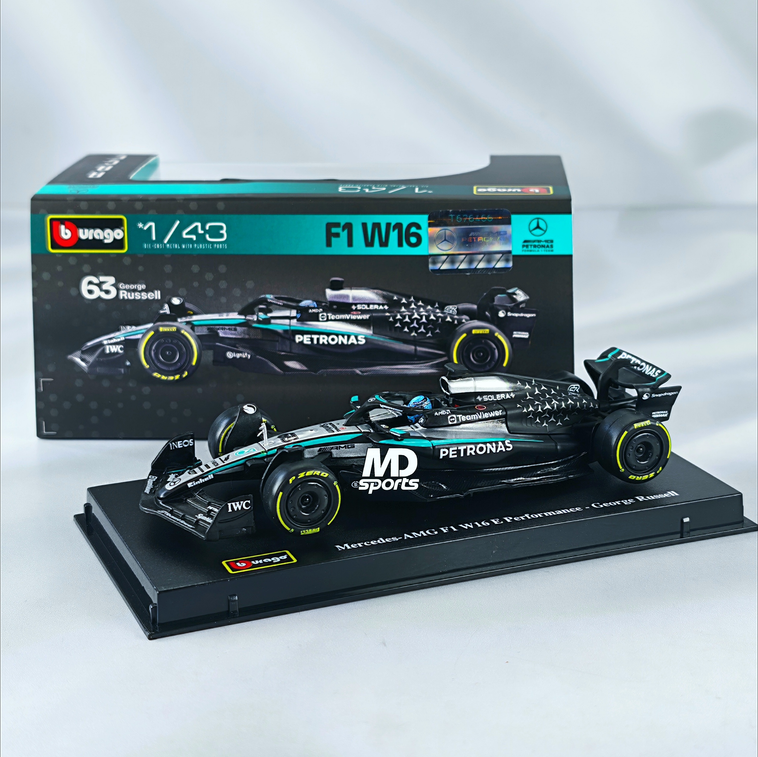 Mercedes W16 2025 #63 George Russell Caja Acrilica Burago 1:43
